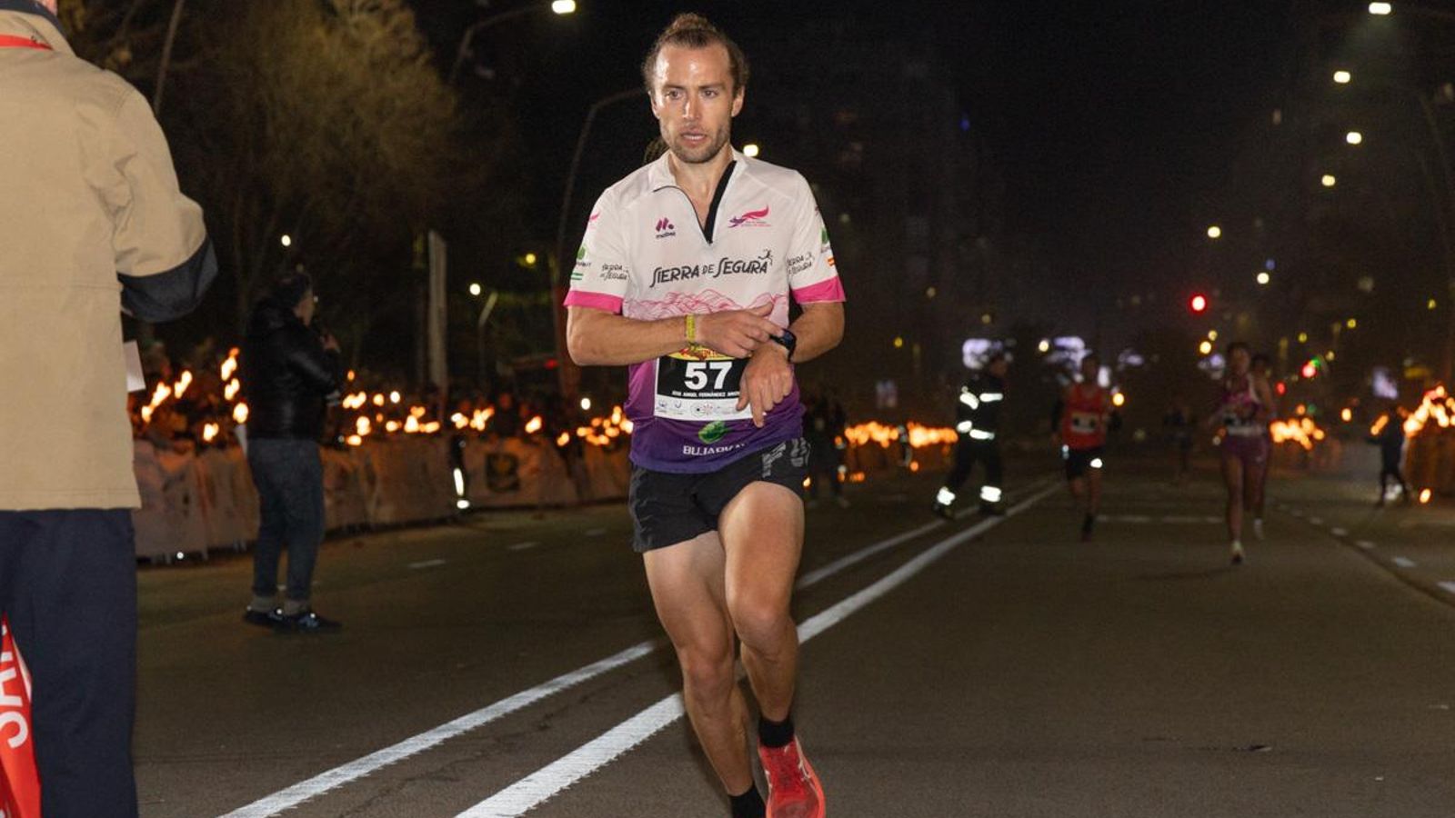 En imágenes: la élite del atletismo mundial despliega su calidad en la Carrera de San Antón de Jaén