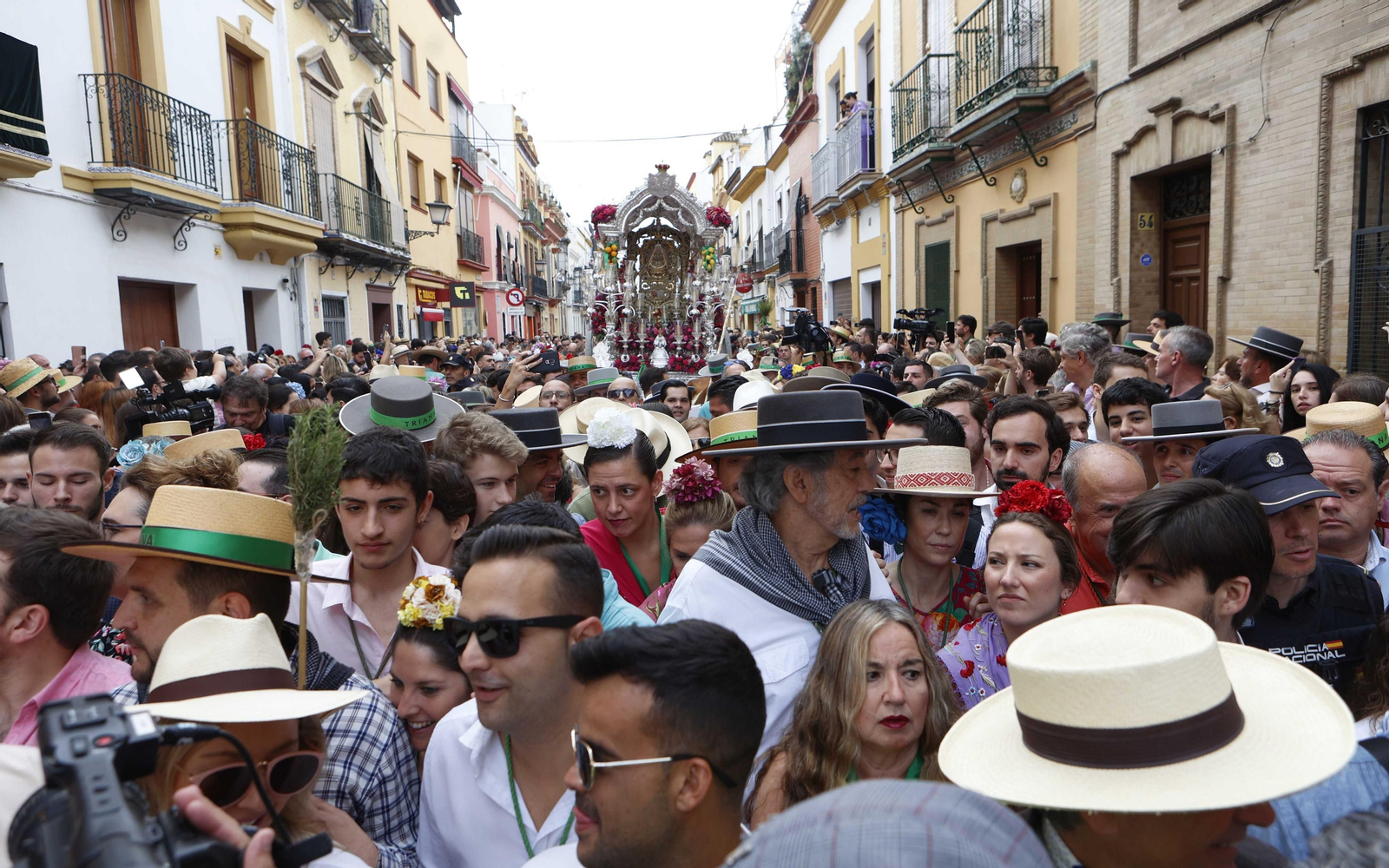 Imágenes de la salida de la hermandad del Rocio de Triana