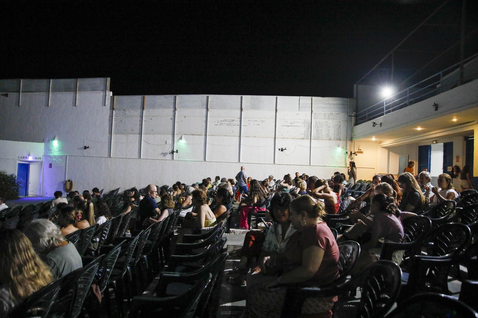 Imágenes de la última proyección en el cine de verano de Garrucha Imágenes de la última proyección en el cine de verano de Garrucha