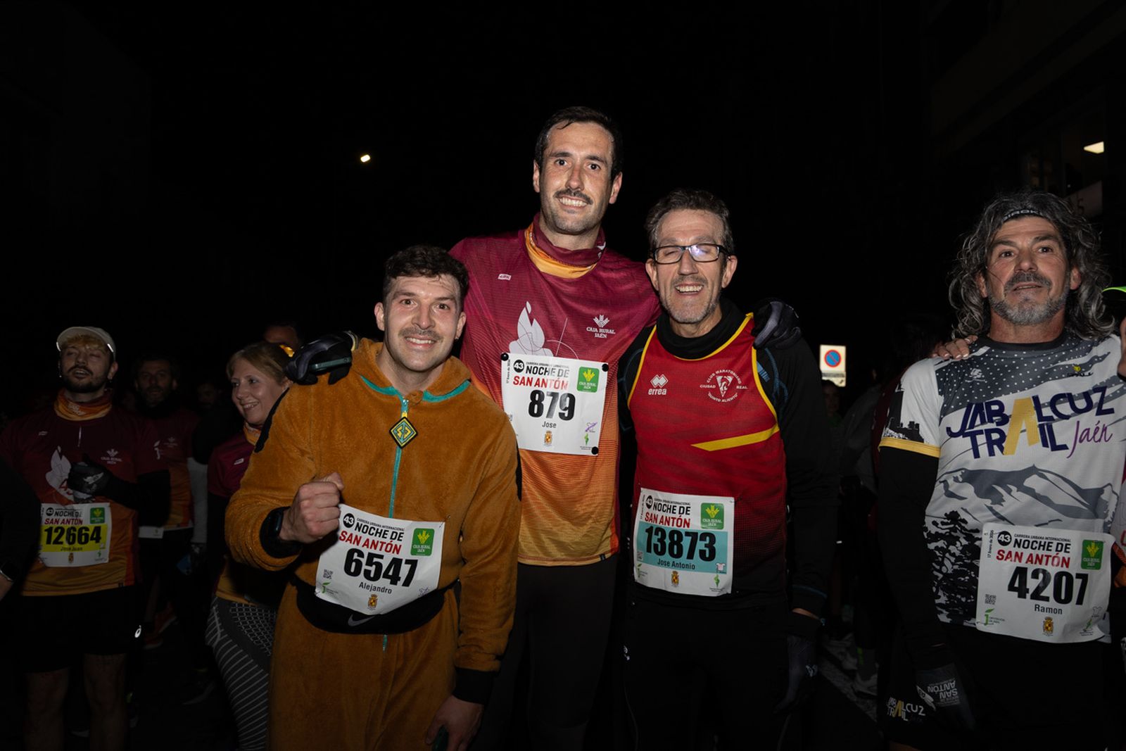 En imágenes: búscate en tu llegada a meta de la Carrera de San Antón 2026 (III)