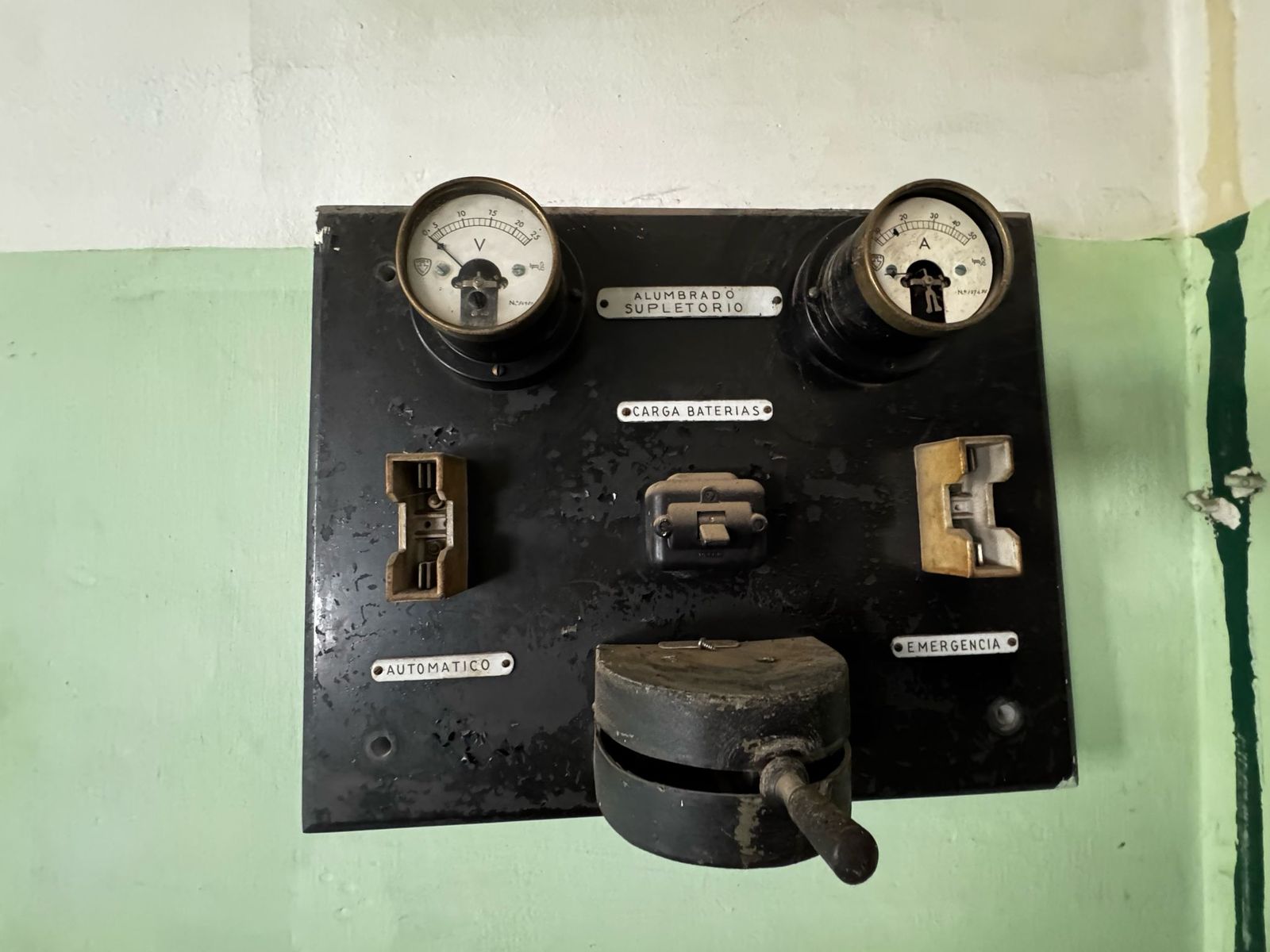 Todas las imágenes de las entrañas del histórico Coliseo Viñas de Motril