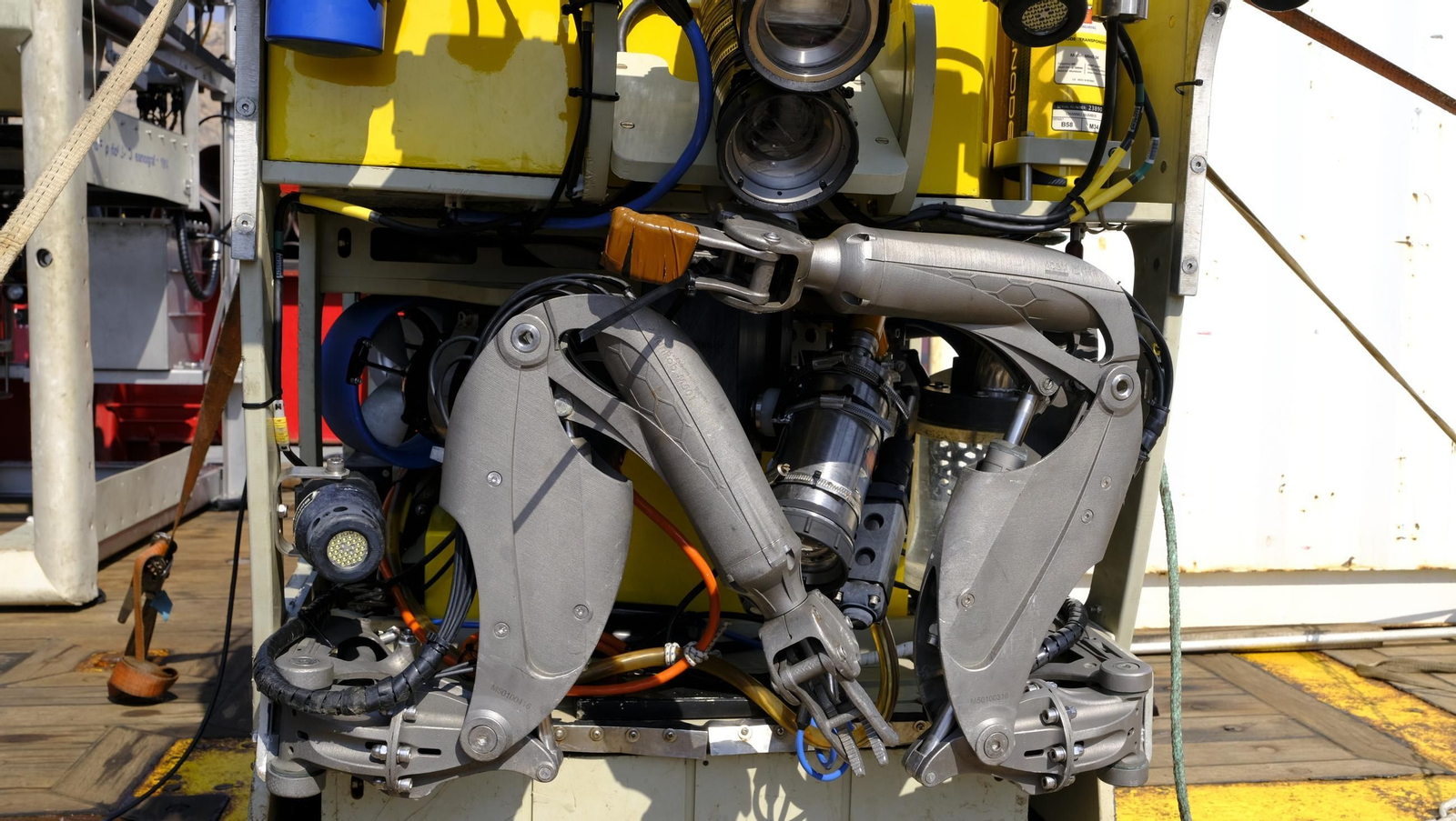 El buque oceoanográfico Sarmiento de Gamboa visita Almería, en imágenes