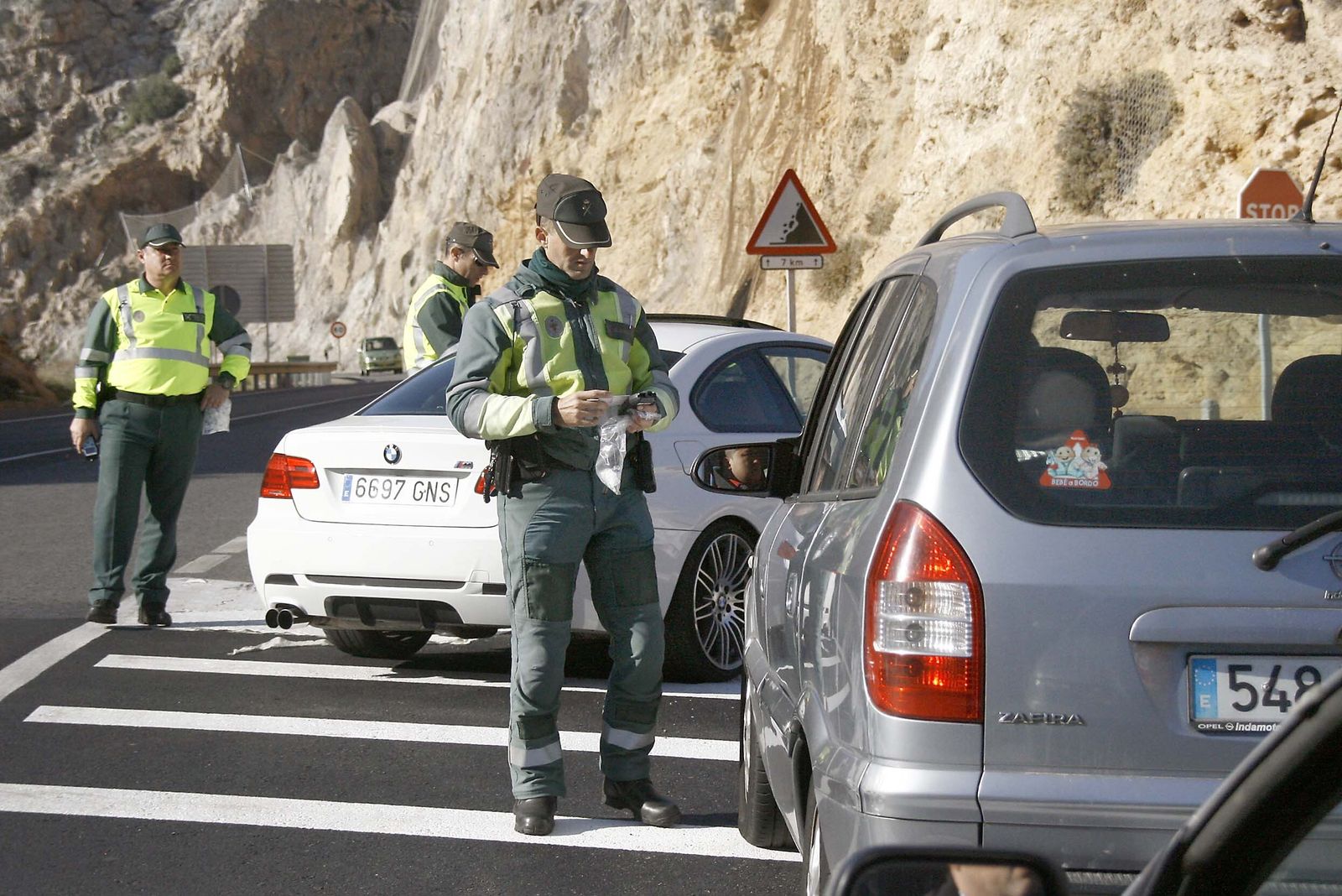 Cinco positivos por alcohol al día en Almería