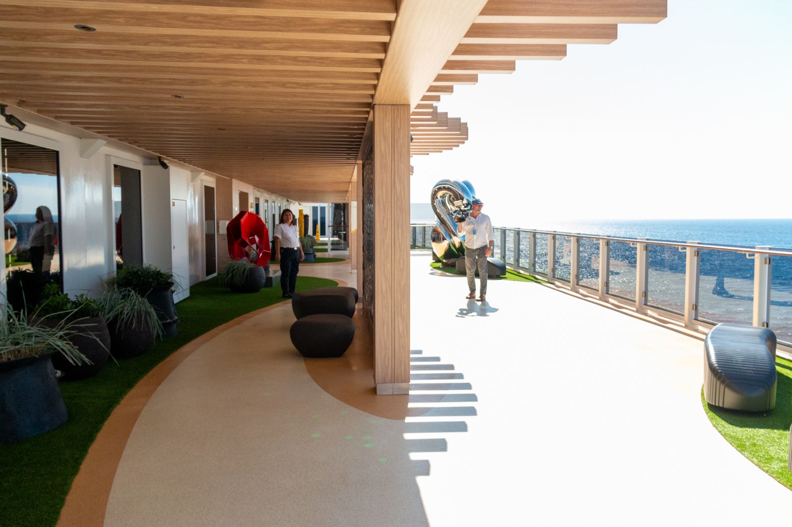 Así es el impresionante crucero que ha llegado a la costa de Granada y que inaugurará próximamente Luis Fonsi