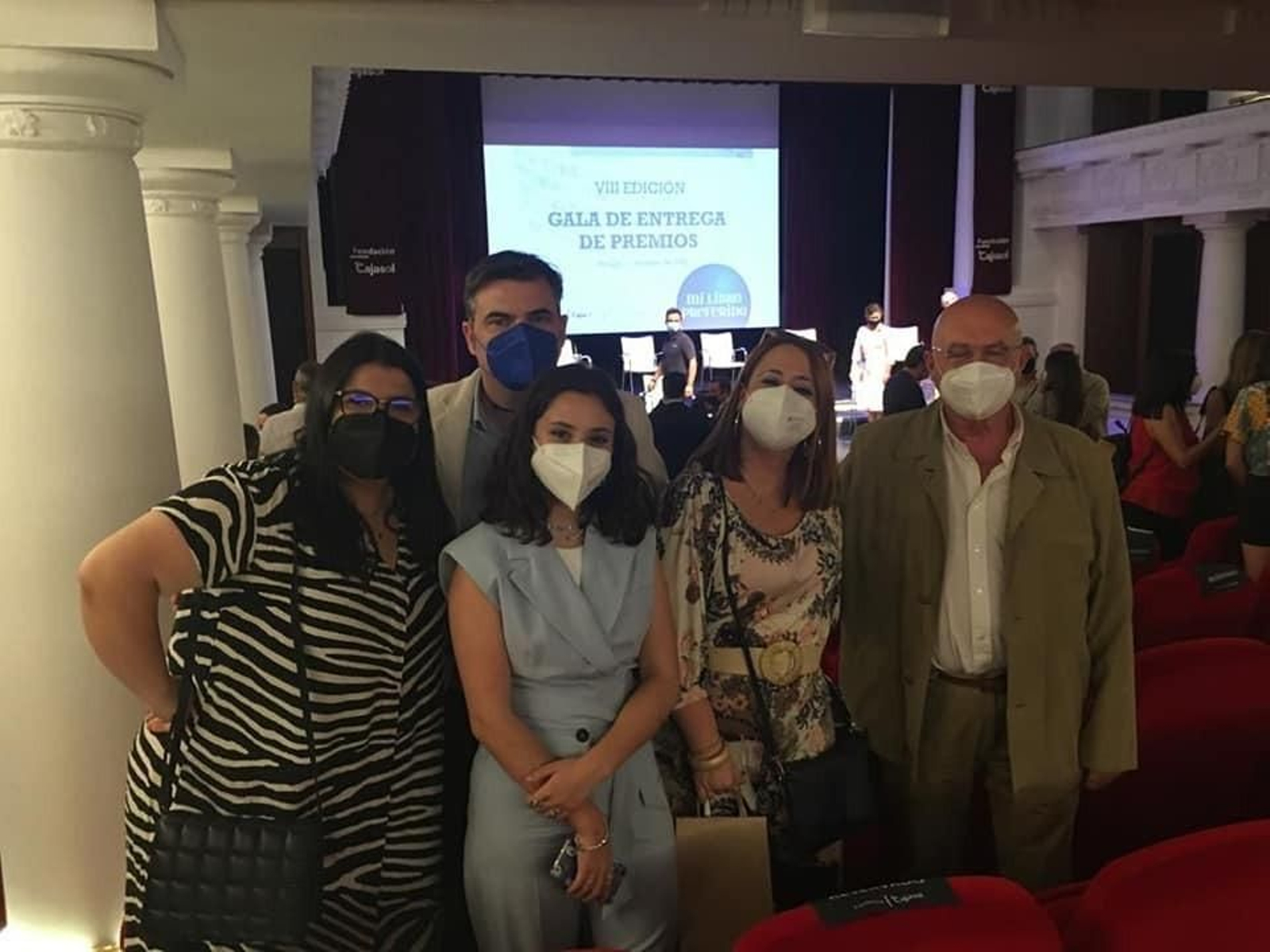 Miranda Durán, con sus acompañantes, en la gala de la entrega de premios