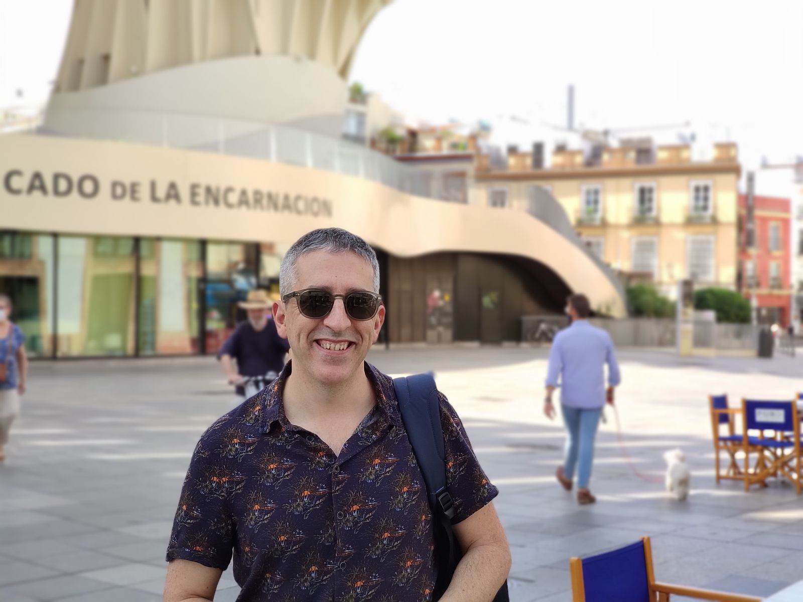 Alejandro Casal (Sevilla, 1970) hace unos días en una calle sevillana.