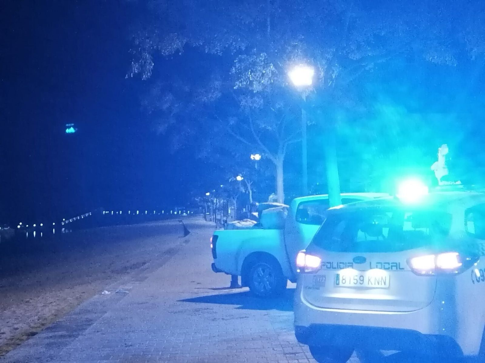 Momento de la incautación de los fardos de hachís en el Paseo de la Ría.