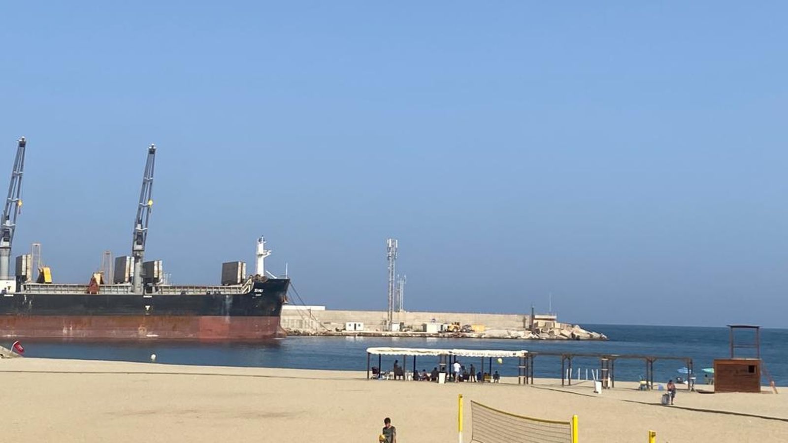 Zona de la playa del Pósito en la que se ha acotado el baño para hacerlo extensivo a todo el litoral.