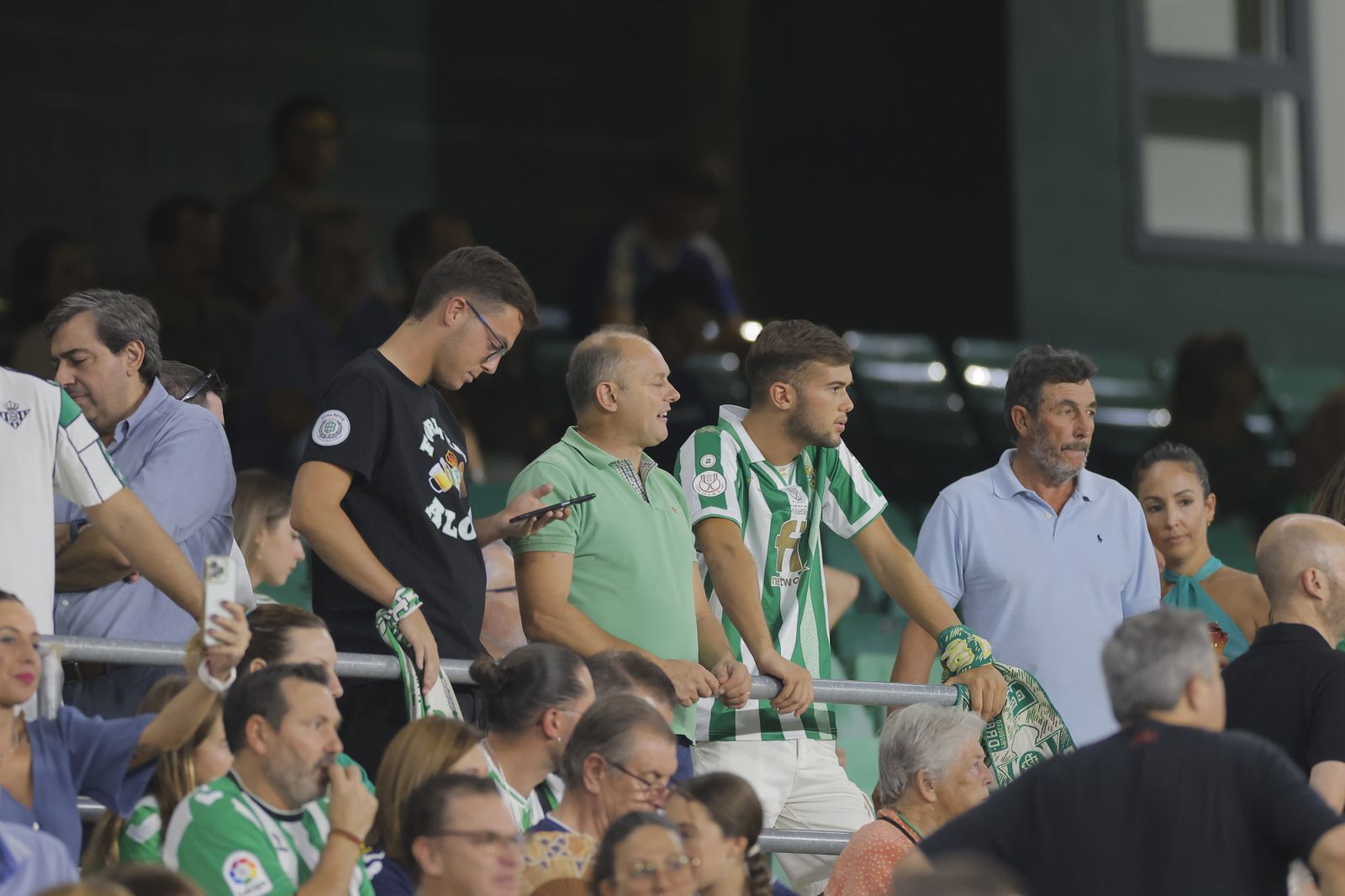 Búscate en las fotos del Betis-Valencia