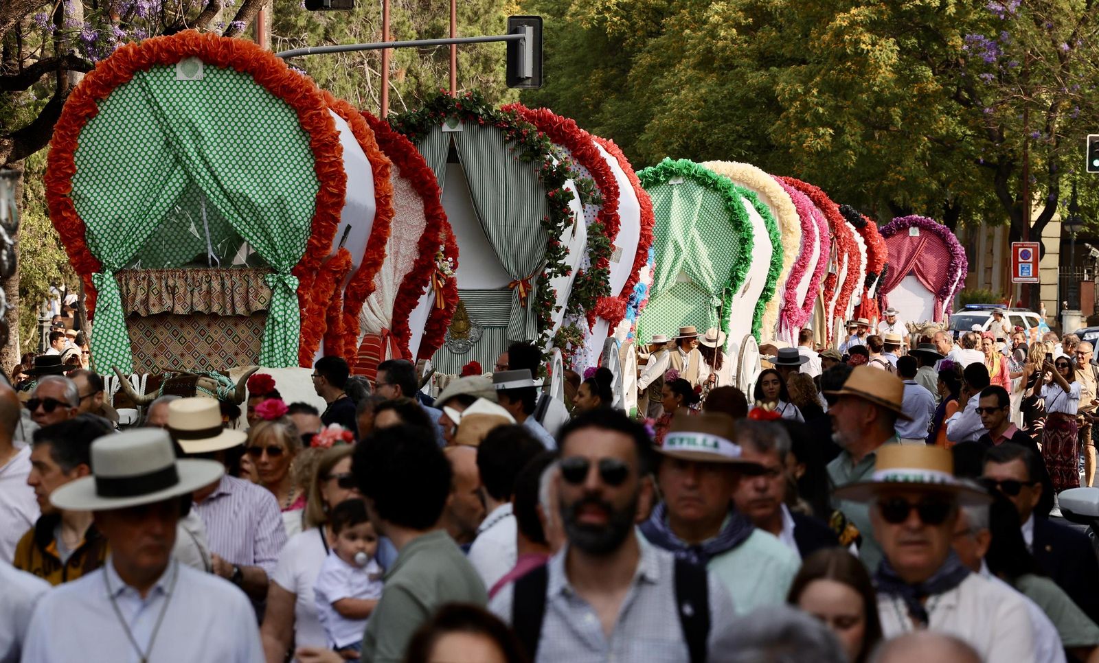 Las mejores fotos de la salida de la Hermandad de Sevilla hacia el Rocío