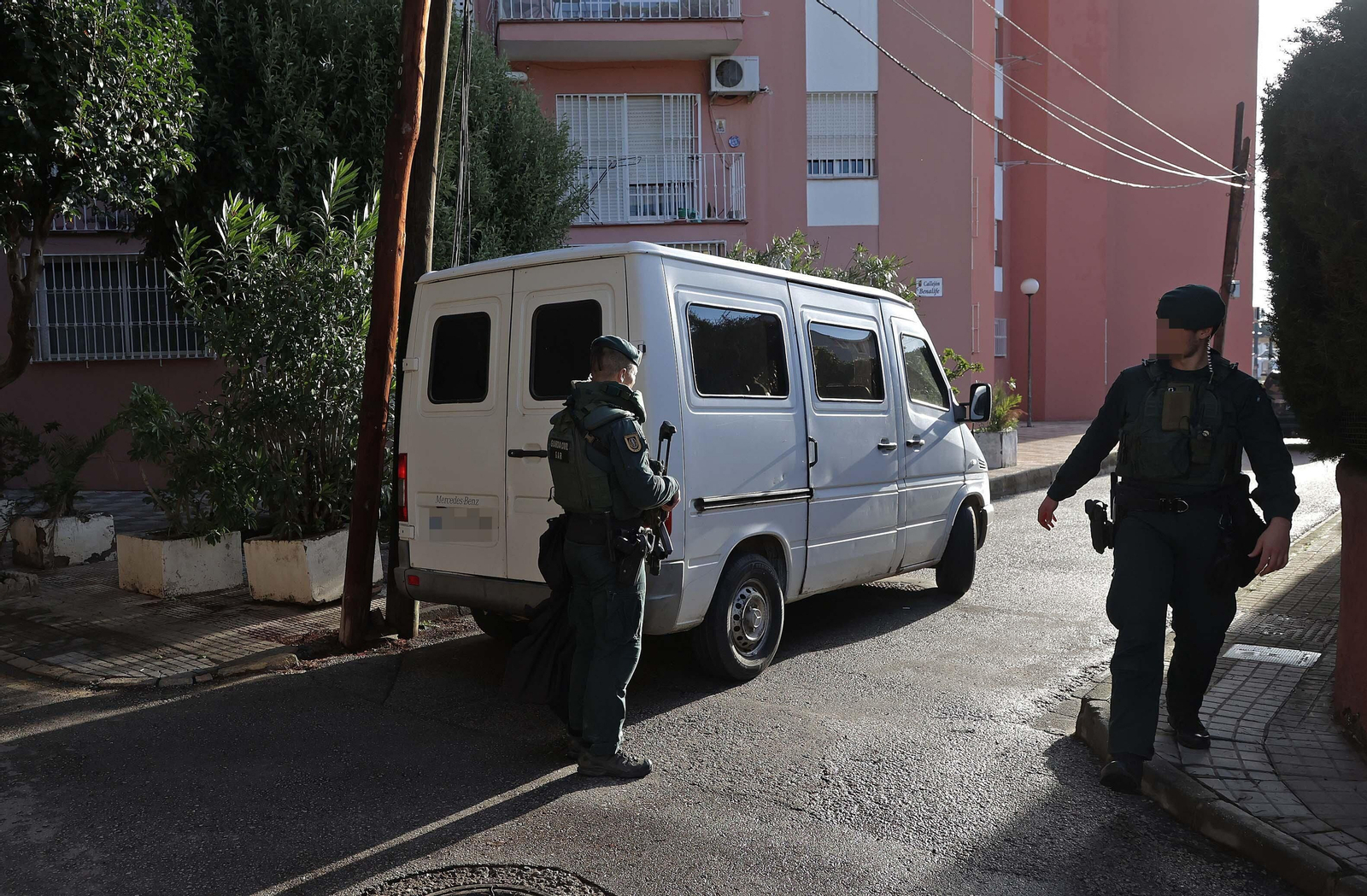 Fotos de los registros de la Guardia Civil en Campamento