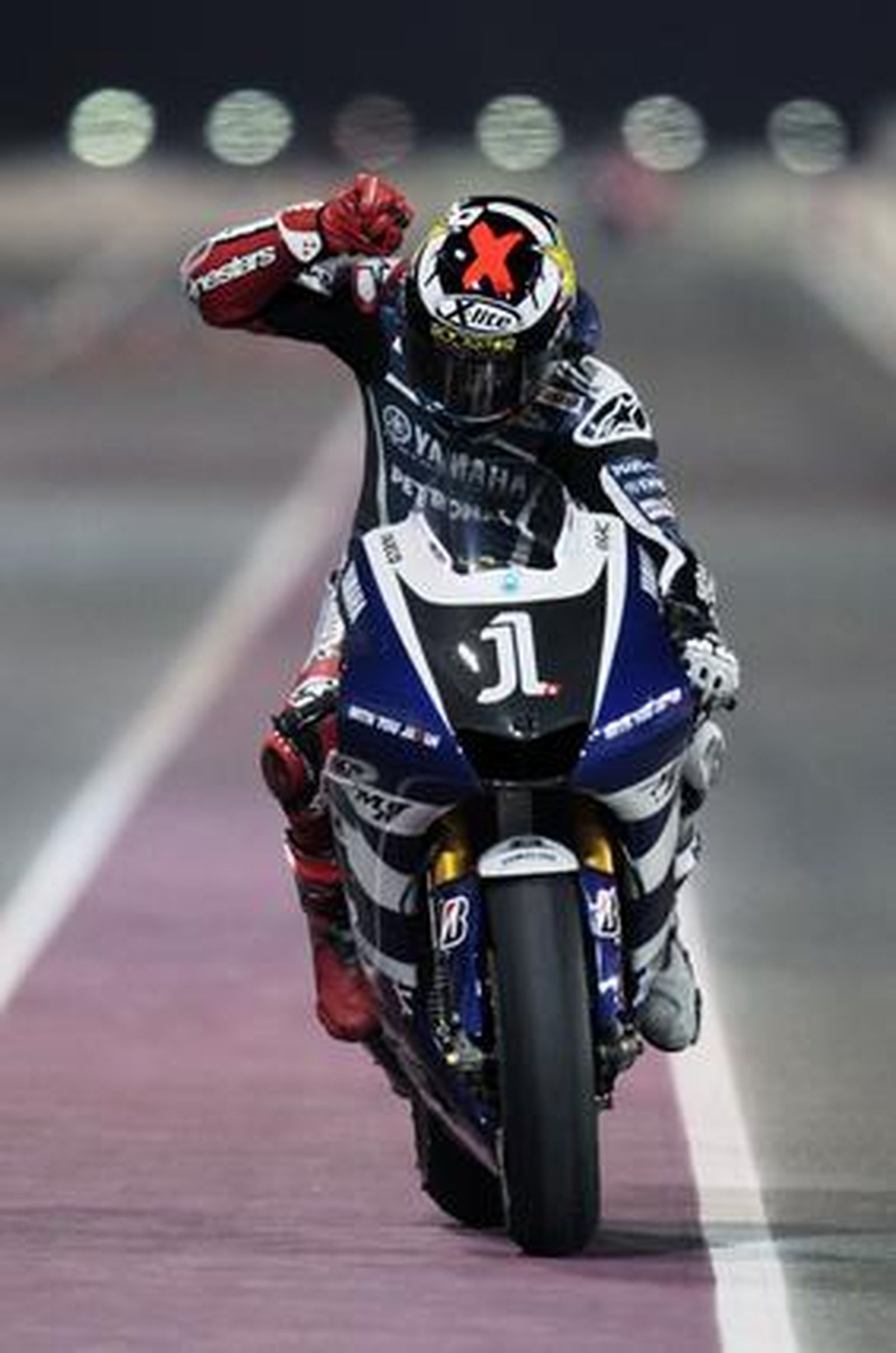 Jorge Lorenzo celebra su segundo puesto en Qatar.

Foto: Reuters
