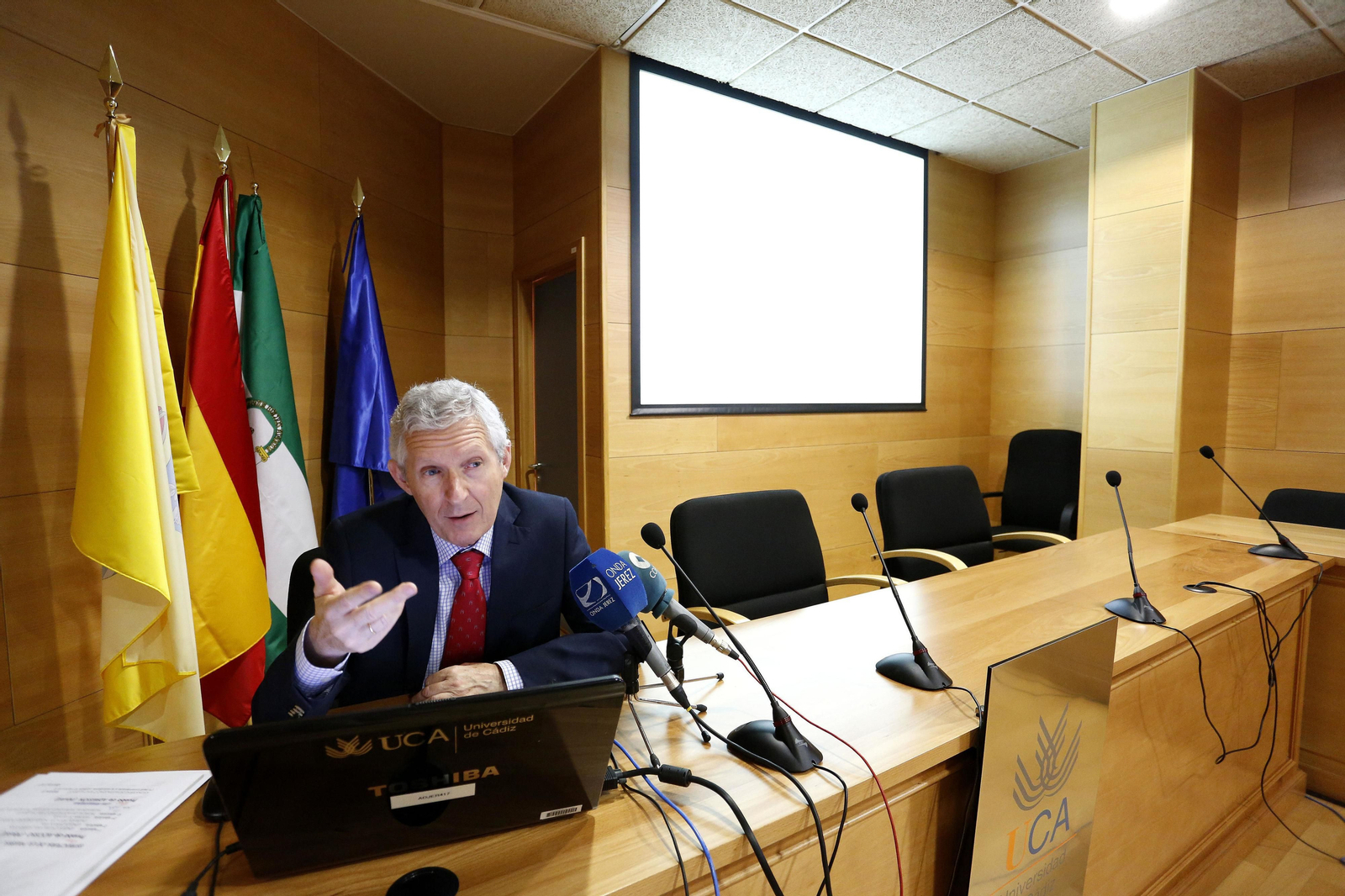 Juan Antonio García Ramos, director de secretariado del Vicerrectorado de Alumnado, ayer en Jerez.
