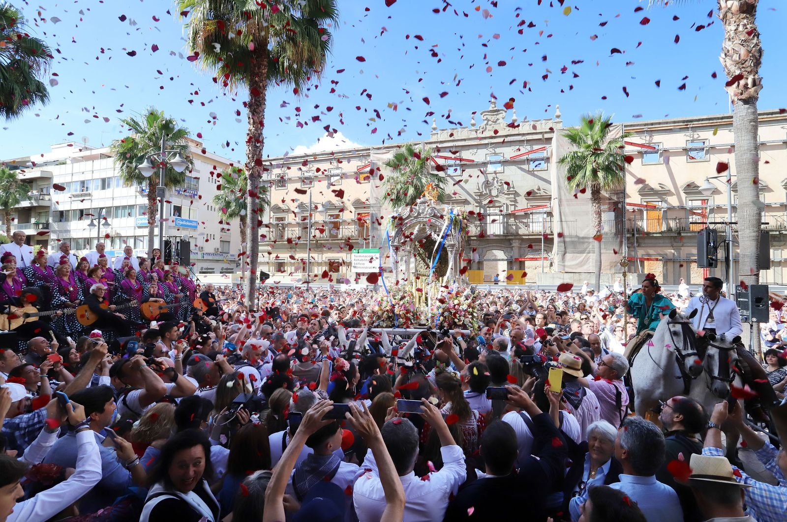 La Hermandad de Huelva en el Ayuntamiento.