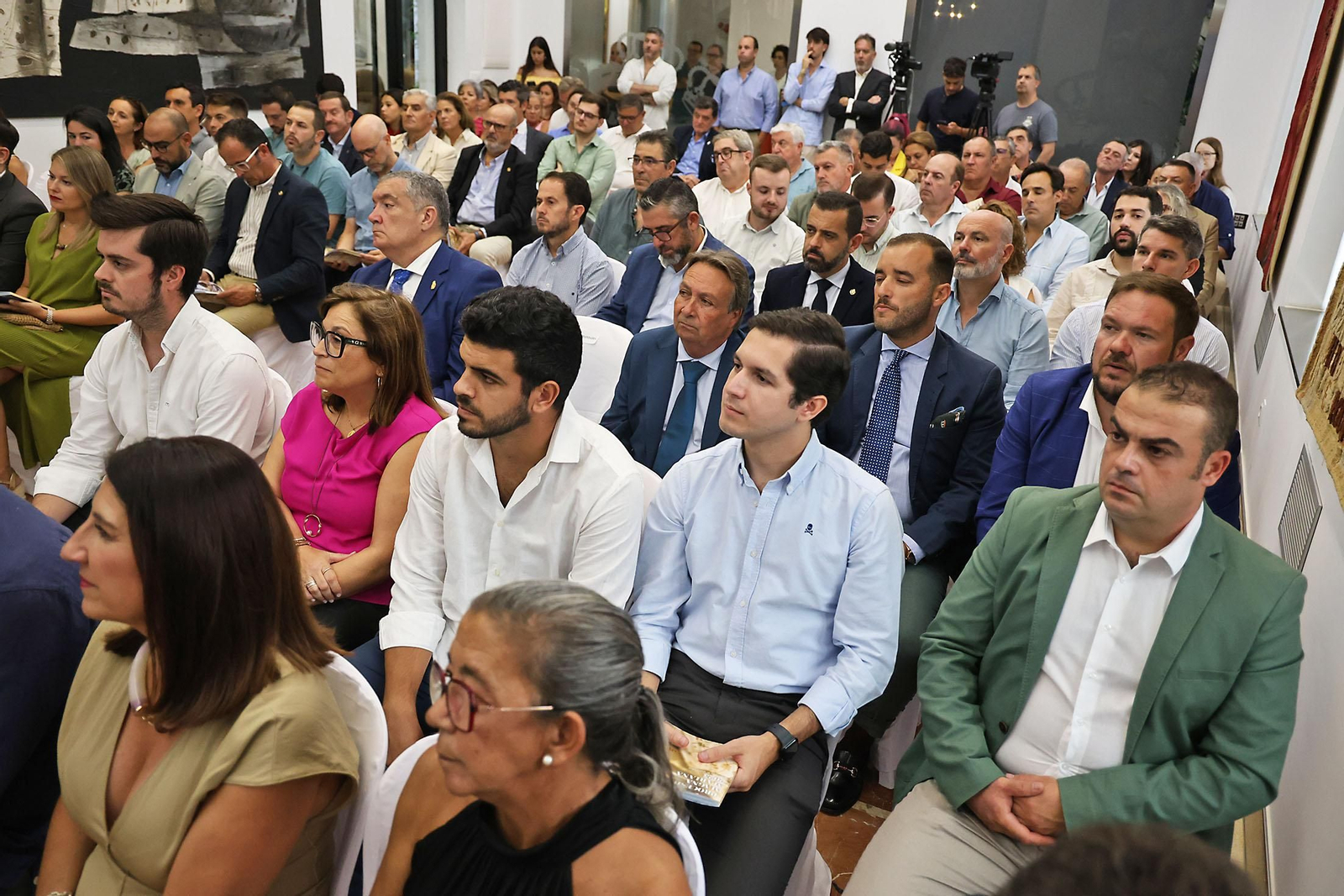 Imágenes de presentación de la guía de la Procesión Magna Mariana 2025 de Huelva Información