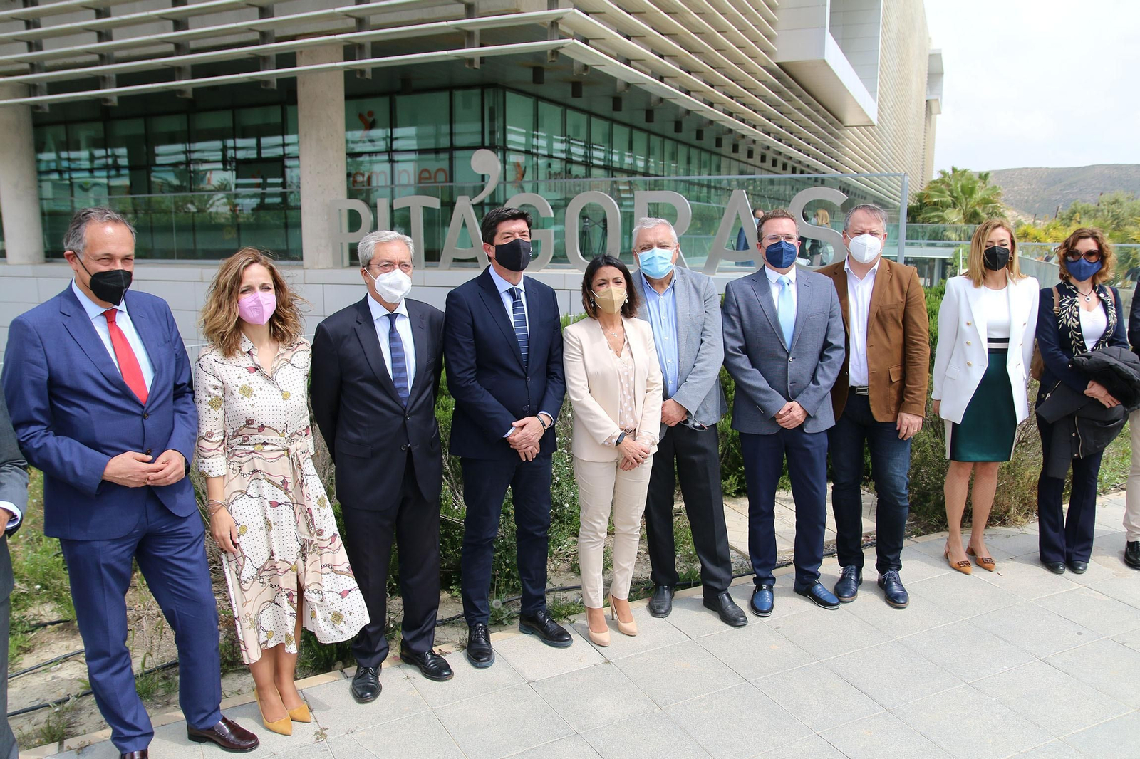 Fotogalería de la visita de Juan Marín a Kimitec, al PITA y a Unica Group