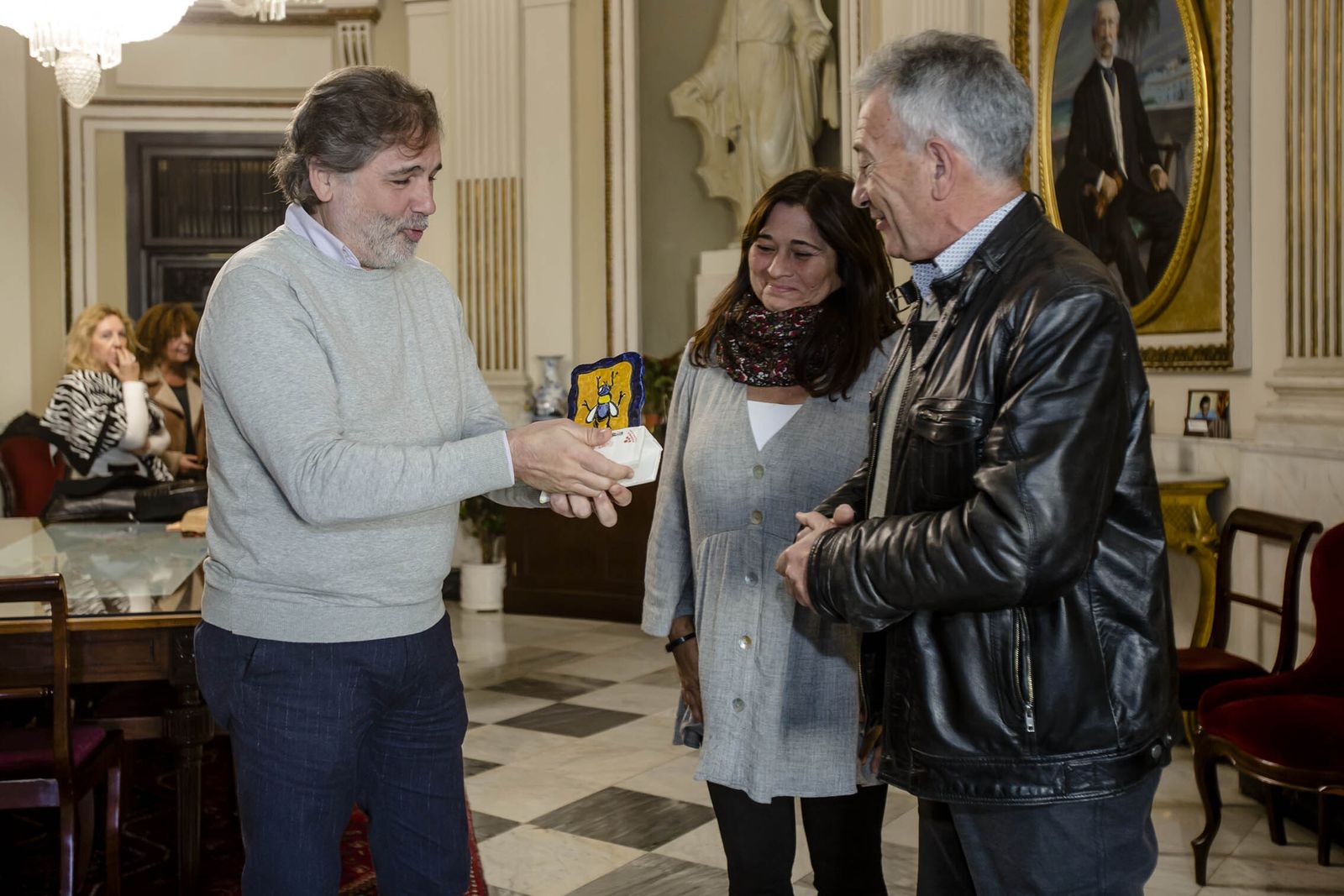 Los concejales de Personal y de Servicios Sociales, juntos en un acto en la Alcaldía en el año 2019.