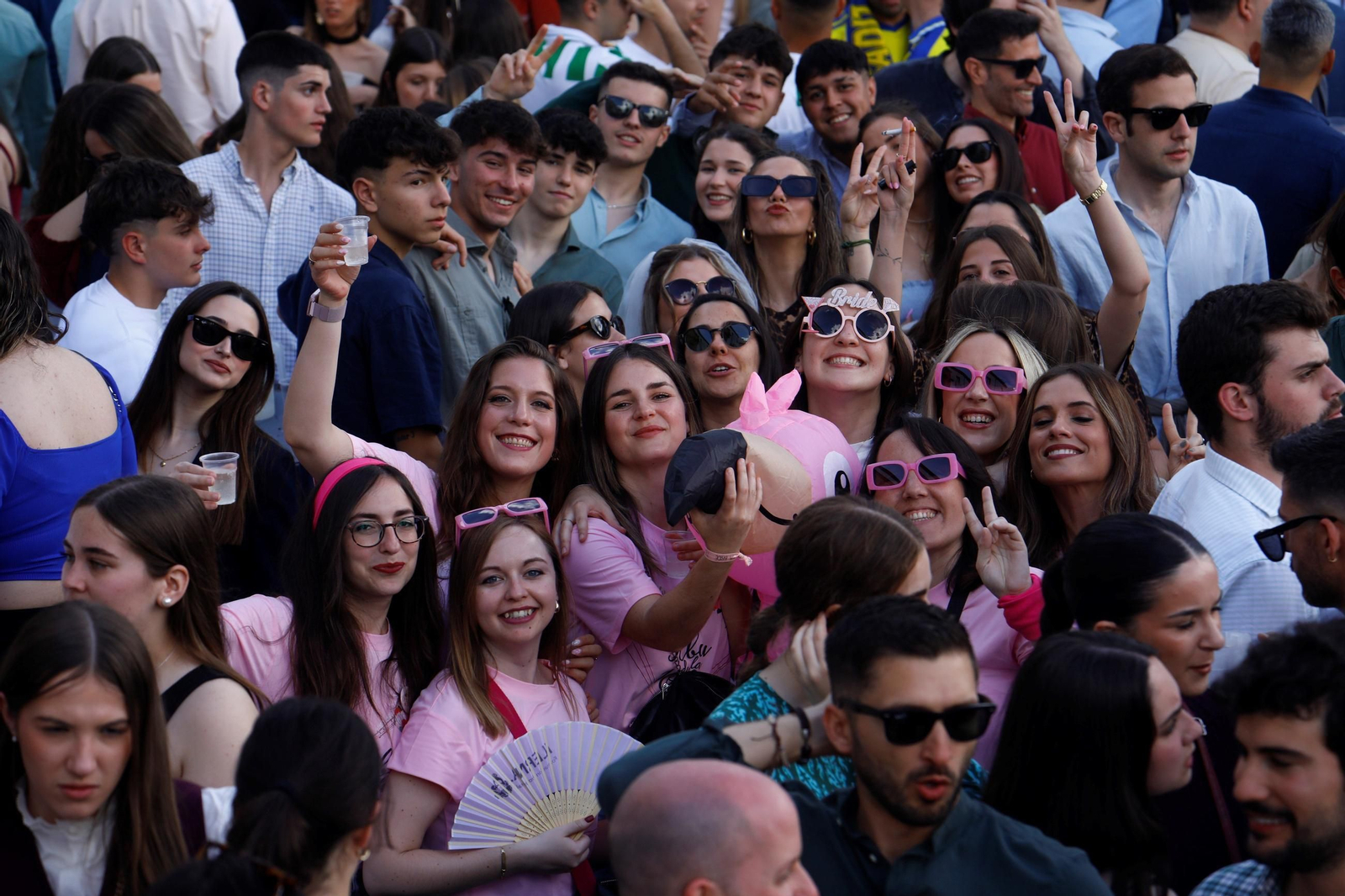 Las mejores fotos de unas Cruces de Córdoba abarrotadas para dar la bienvenida al fin de semana