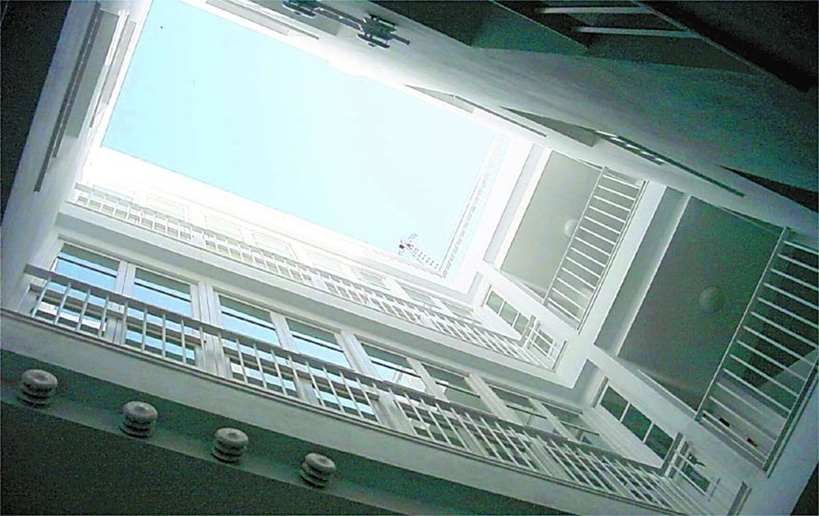 Un bloque rehabilitado por la Junta en Cádiz.