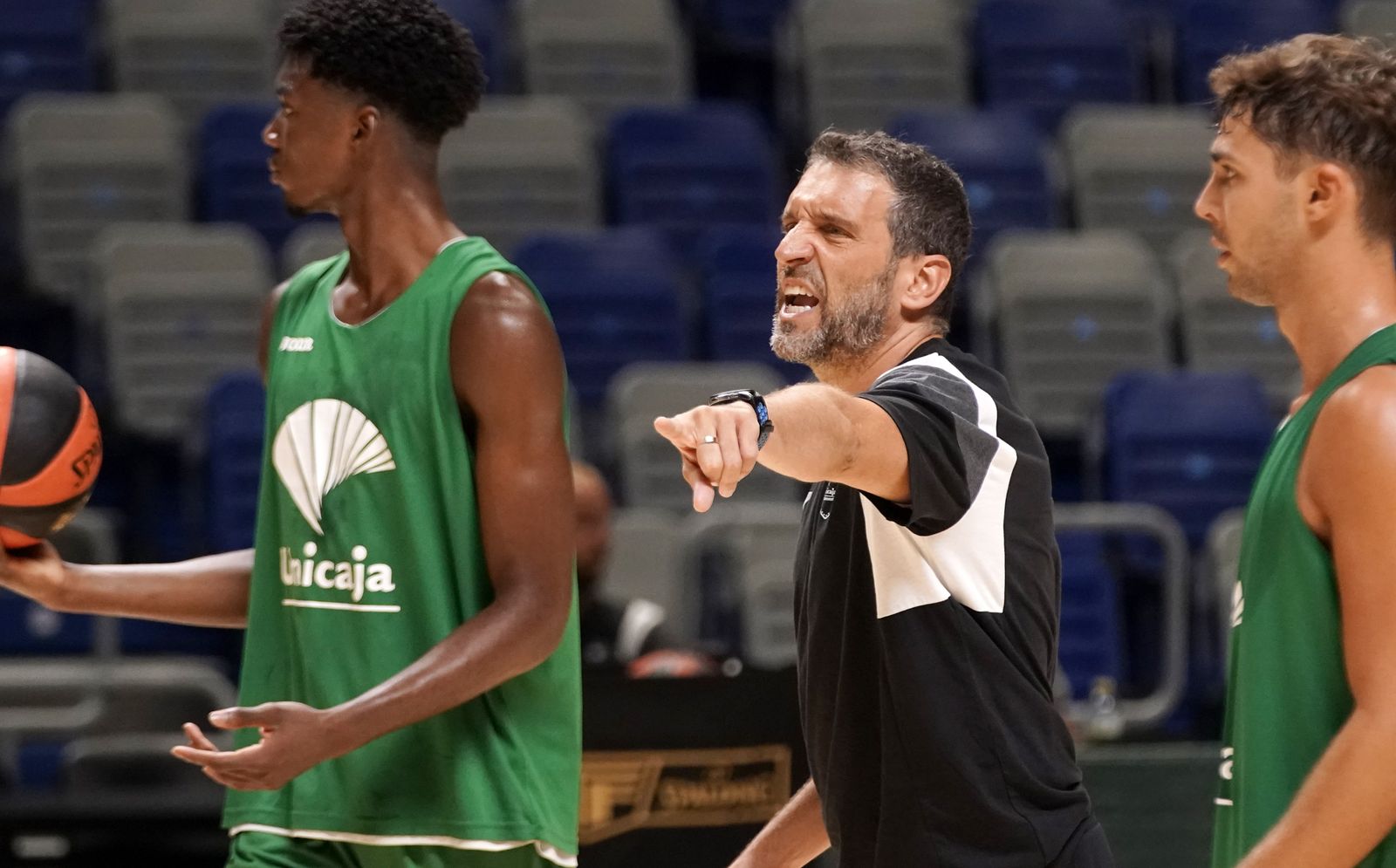 Las fotos del primer día de trabajo colectivo del Unicaja