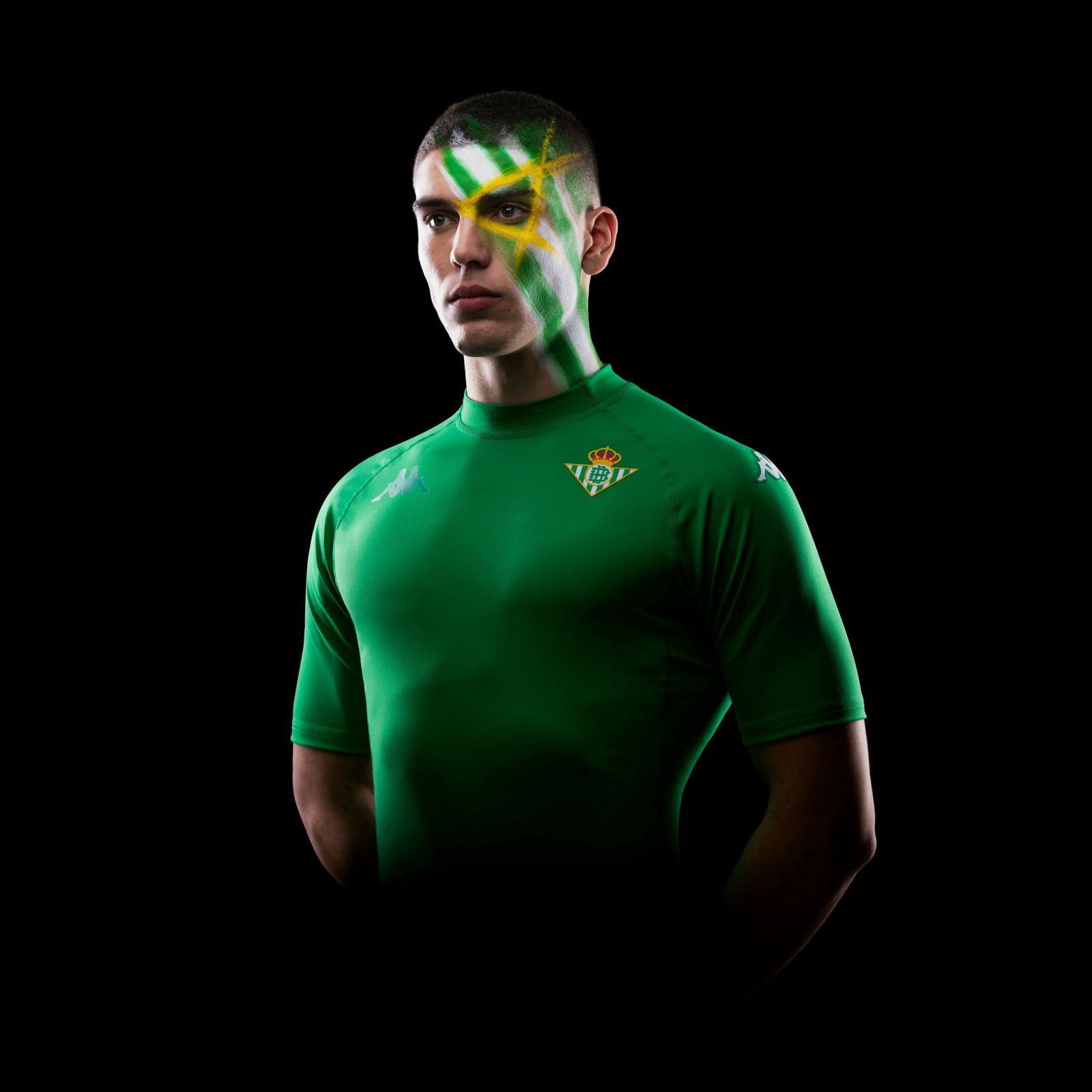 Imagen con el modelo retro de Kappa.