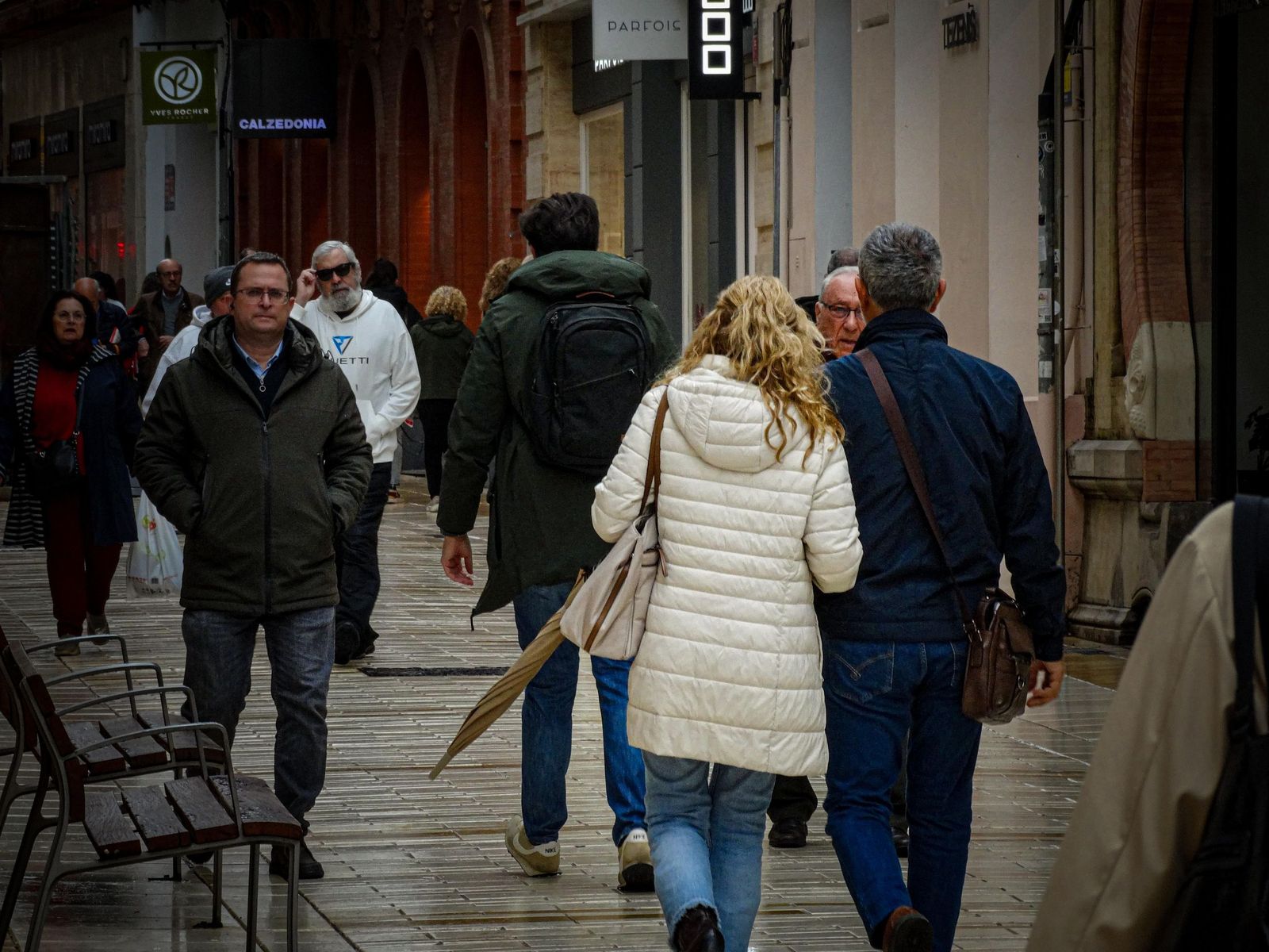 Fotografías del ambiente en la ciudad durante la mañana del lunes