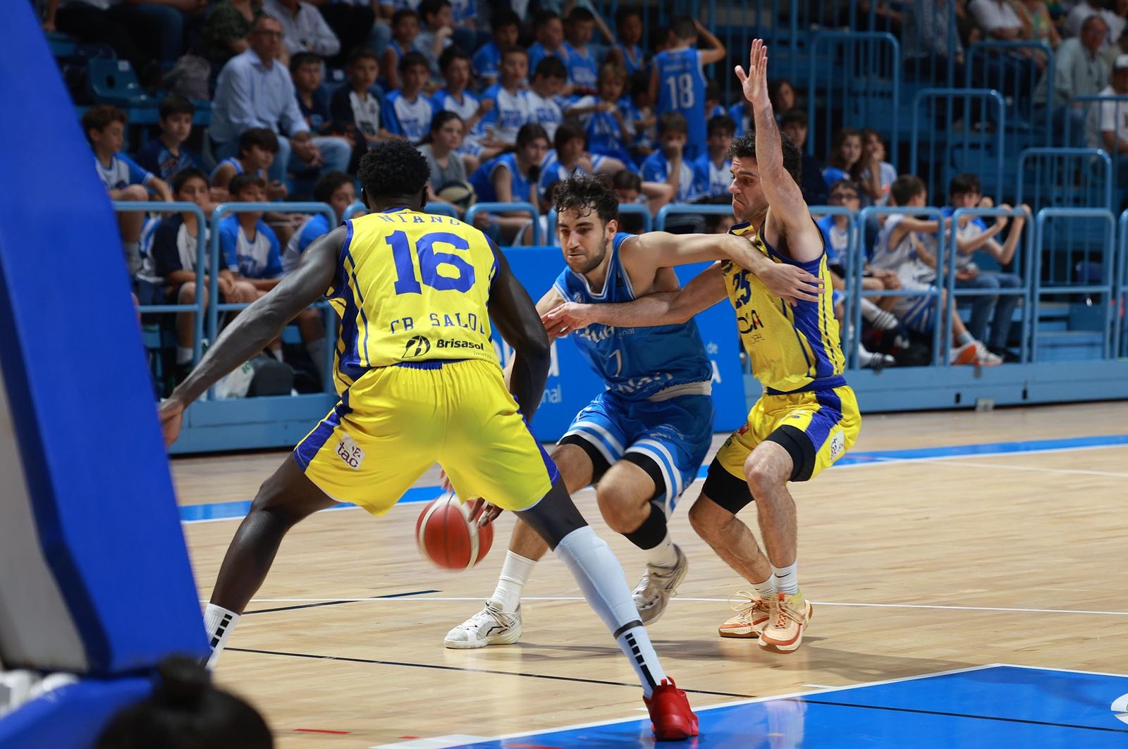 Las mejores imágenes del Ciudad de Huelva-CB Salou