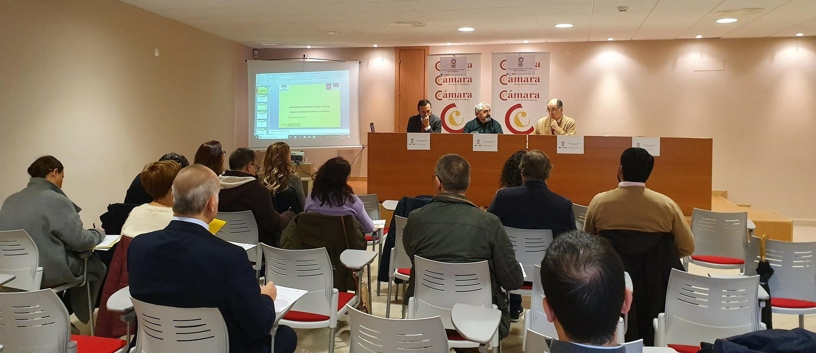 En la imagen, un momento de la Jornada celebrada en la Cámara de Comercio.