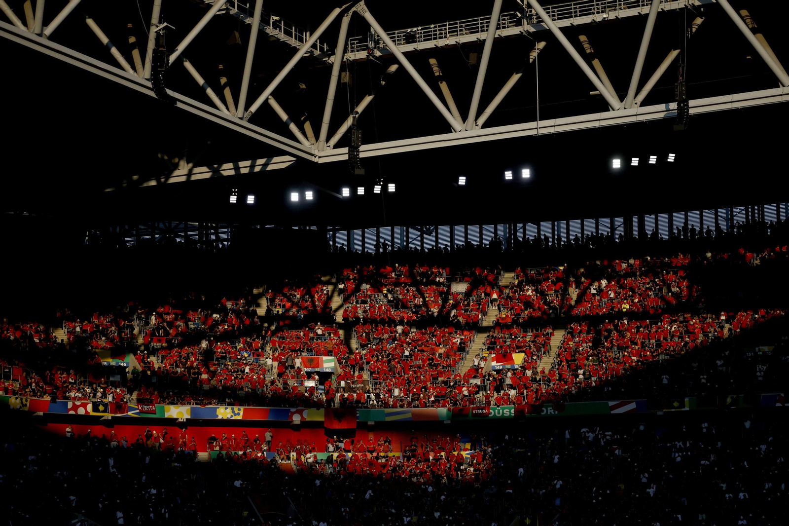 Las fotos del Albania - España