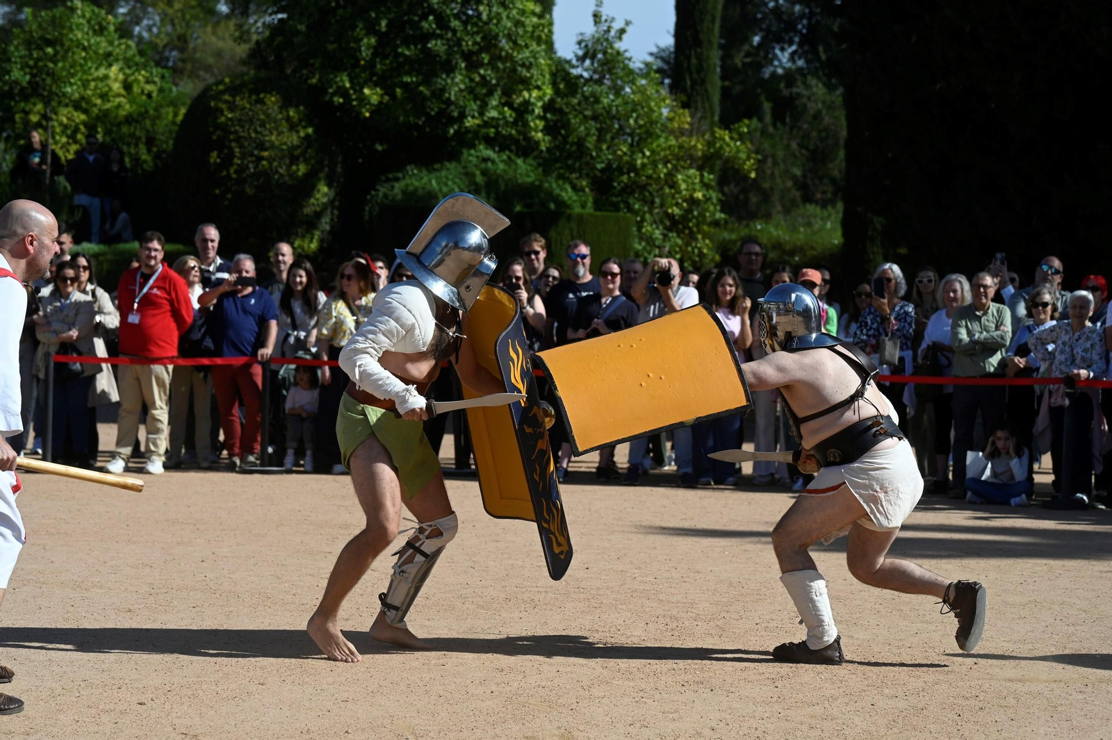 Las fotos de la recreación histórica 'Sangre y arena' en las Jornadas de Cultura Funeraria en Córdoba