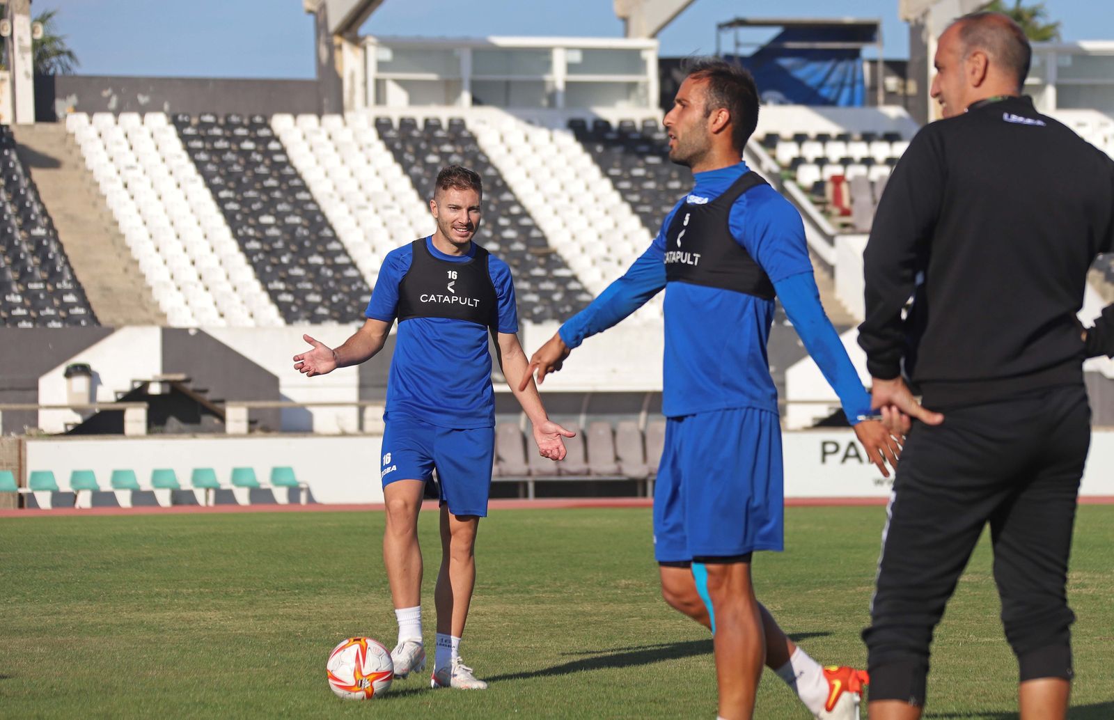 Fito Miranda (16) durante un entrenamiento