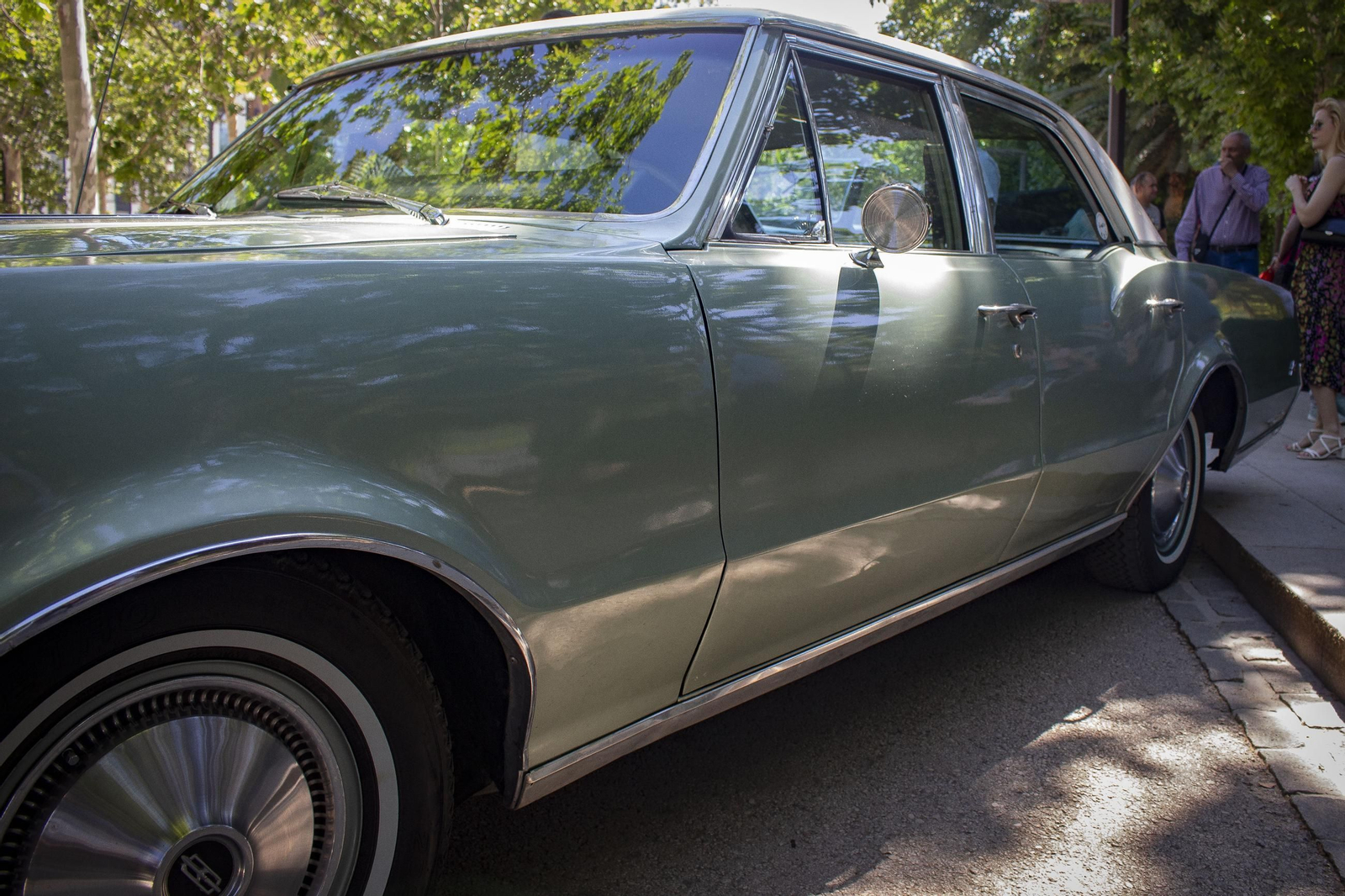 Los mejores coches del Festival Motor por la Vida que ha acogido el centro de Granada