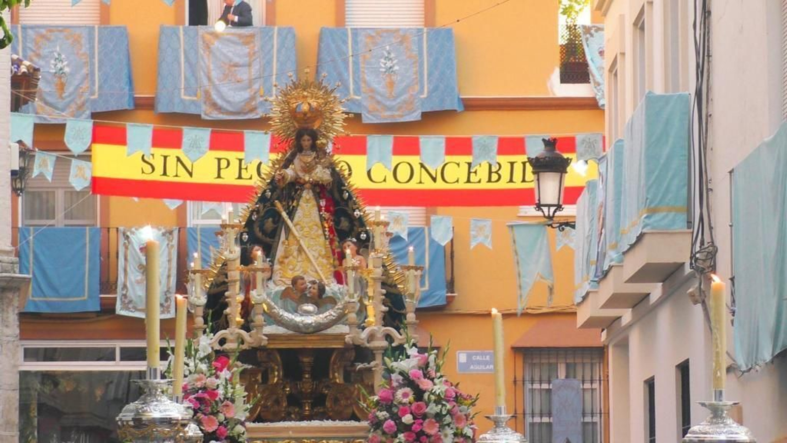 La Inmaculada Concepción, durante una procesión pasada en Puente Genil.