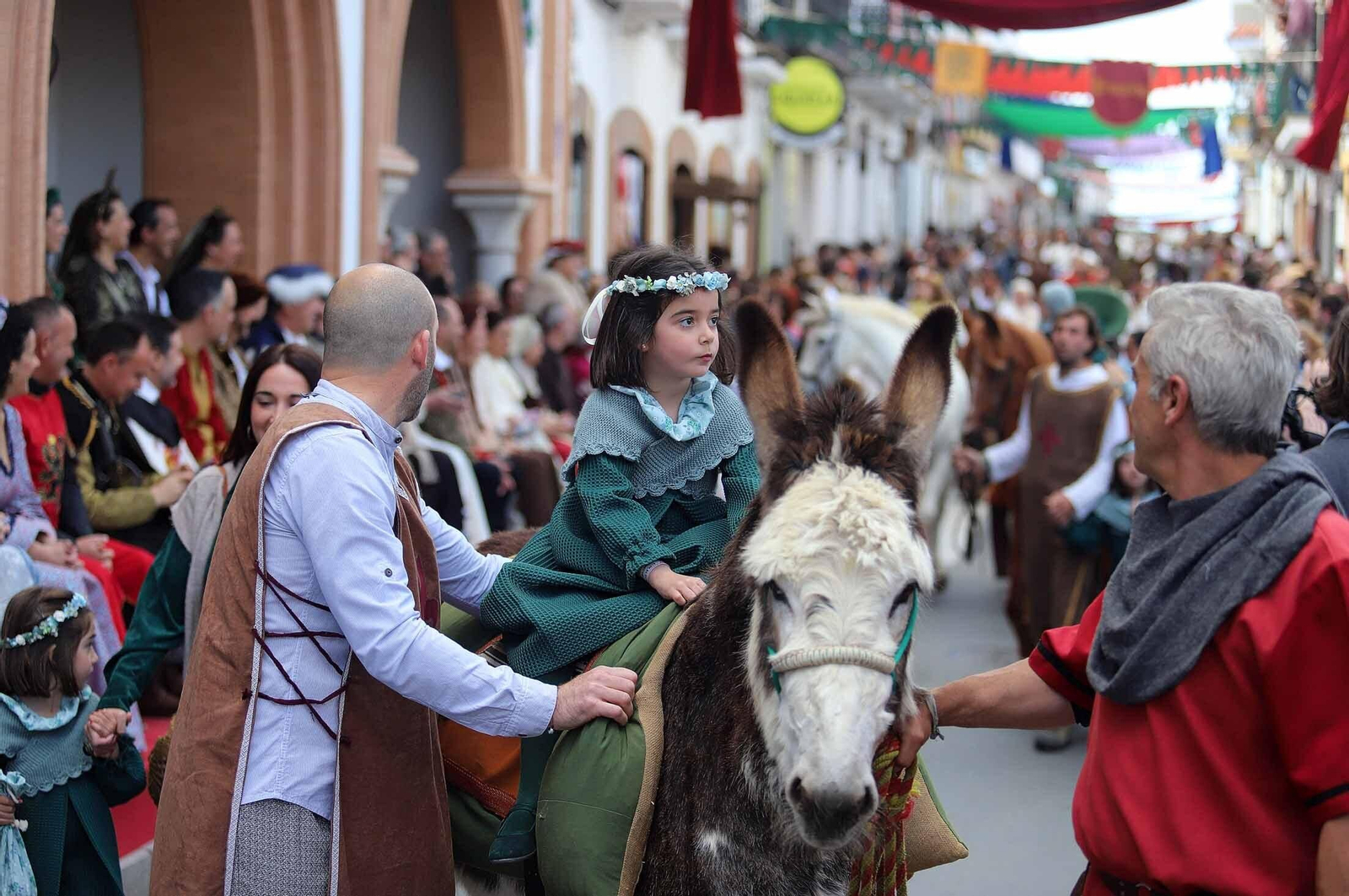 Imágenes del gran ambiente en la Feria Medieval de Palos de la Frontera, Huelva