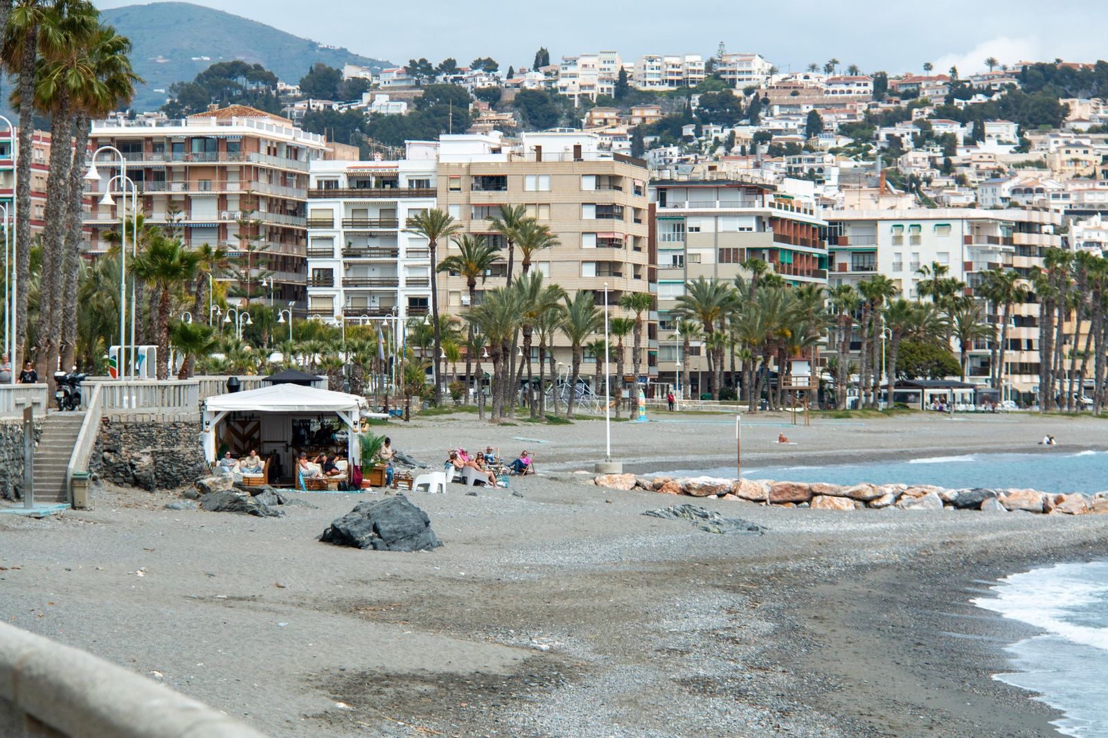 Así están las playas de Granada a pocos días de la Semana Santa