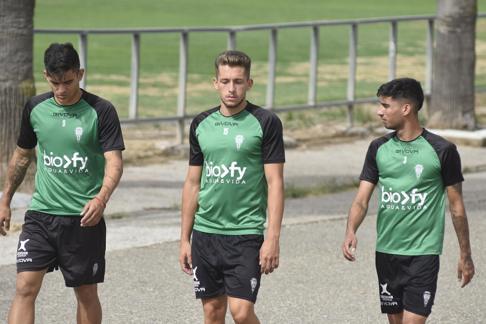 Kuki Zalazar, Isma Ruiz y Calderón, antes de un entrenamiento. Kuki Zalazar, Isma Ruiz y Calderón, antes de un entrenamiento.
