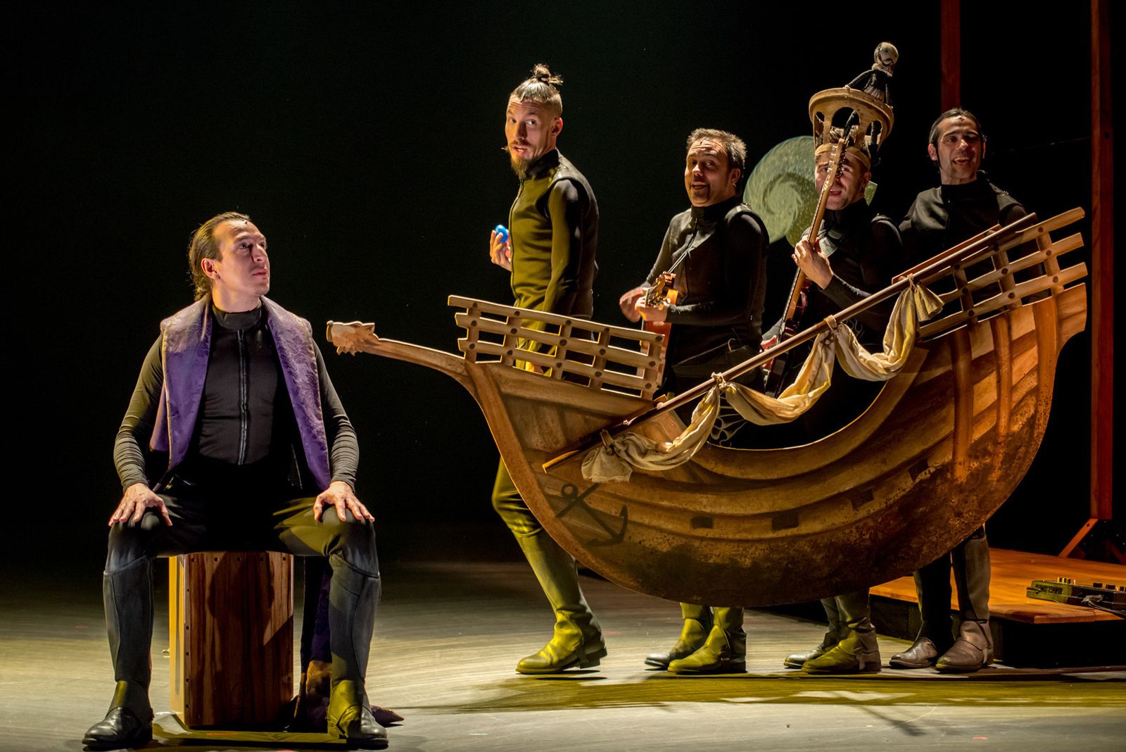 Ron Lalá, en plena representación de 'Cervantina', su anterior montaje.