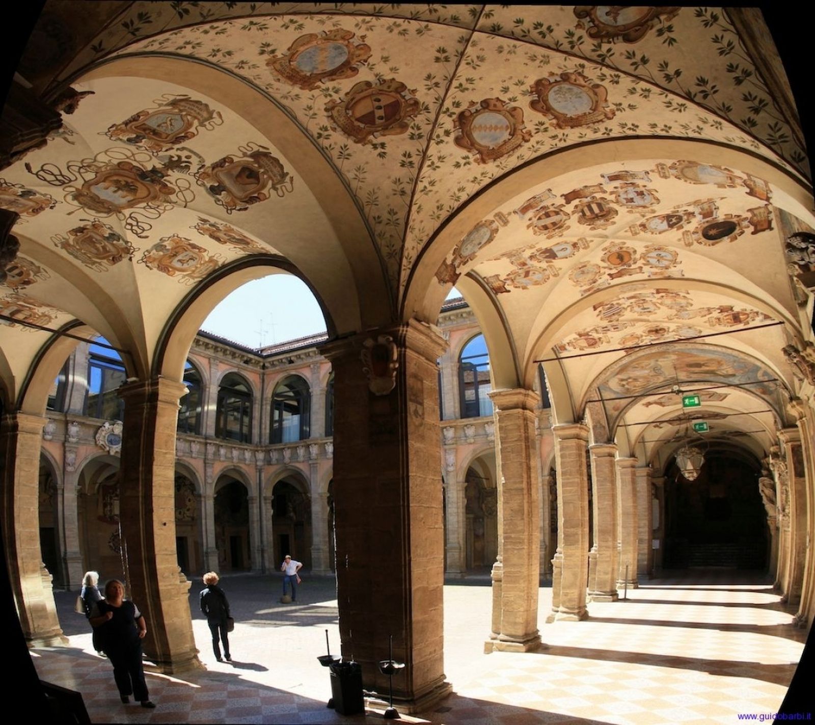 El palacio del Archiginnasio de Bolonia, sede de la Biblioteca comunal.
