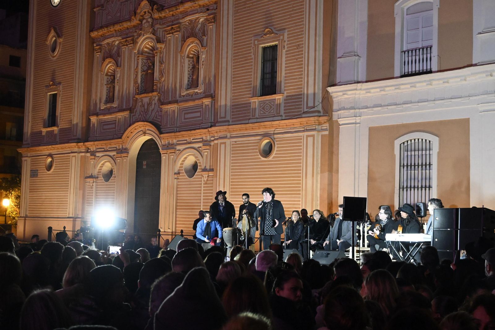 Imágenes de la zambomba en la Plaza de La Merced