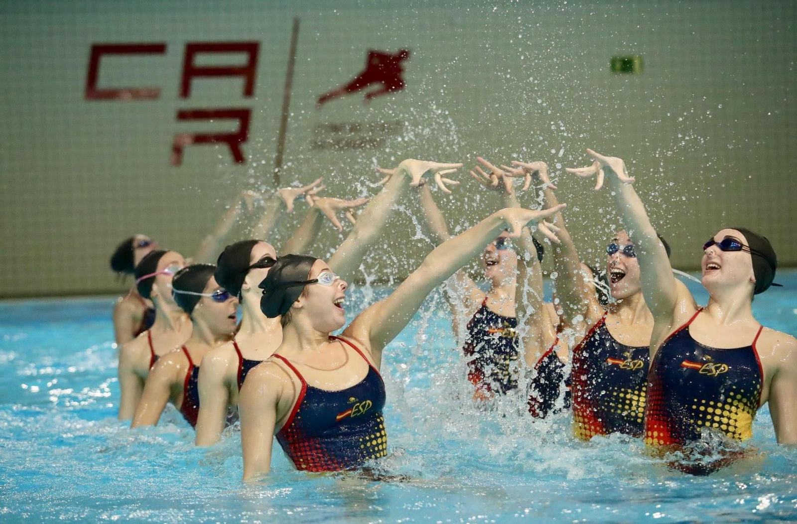 La selección española de natación artística, durante un ejercicio