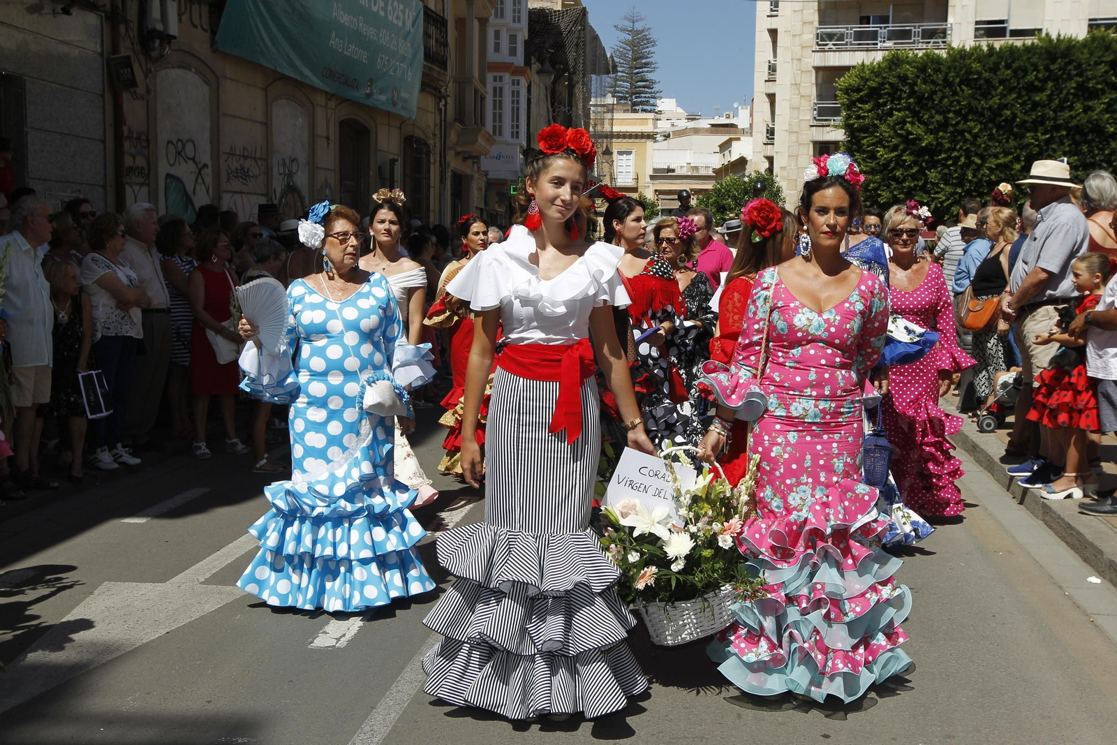 Fotogalería ofrenda floral a la Virgen del Mar. Feria de Almería 2019