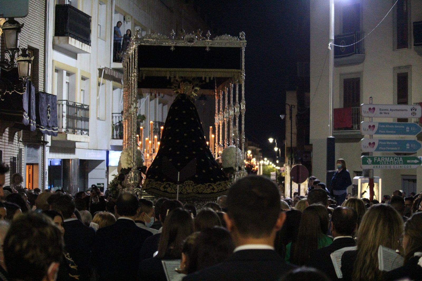 La procesión del Santo Entierro en Vera, en imágenes