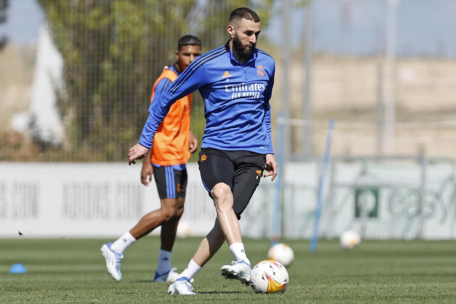 Benzema en un entrenamiento.