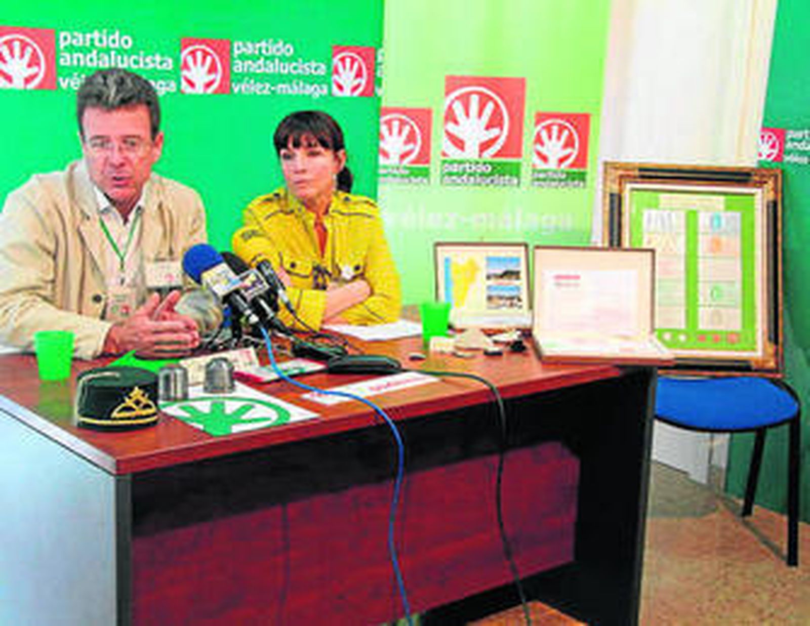 José Luis Gámez y María José Roberto, ayer.