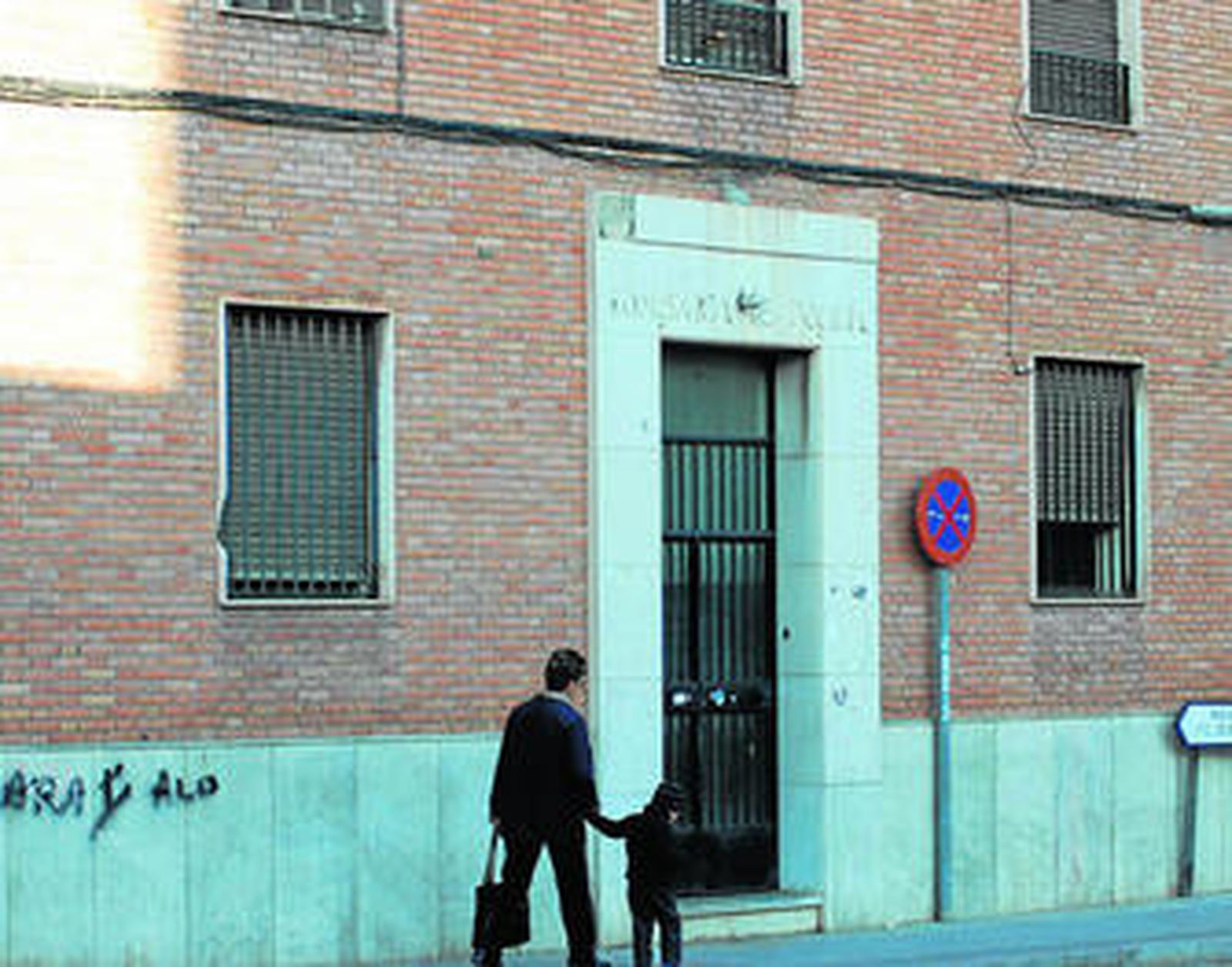 La antigua sede de la Policía Nacional se encuentra en la Rambla de Capuchinos.