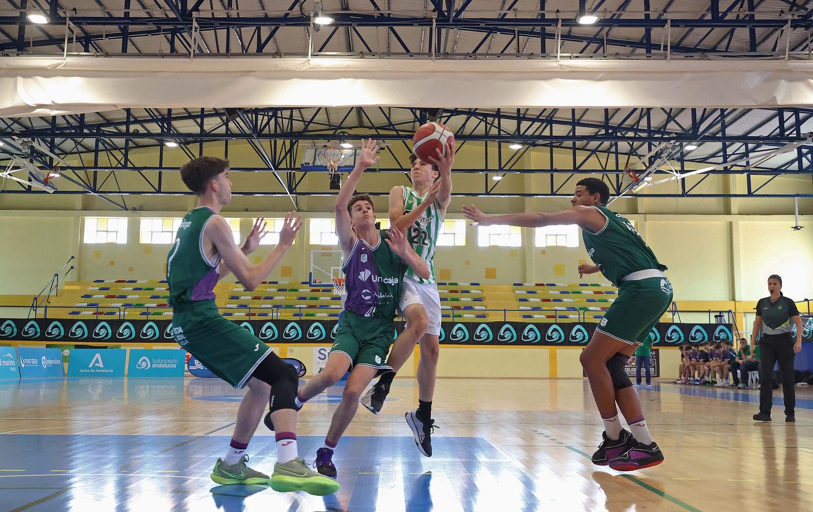 Imágenes de la jornada final del CADEBA infantil masculino de baloncesto en La Línea