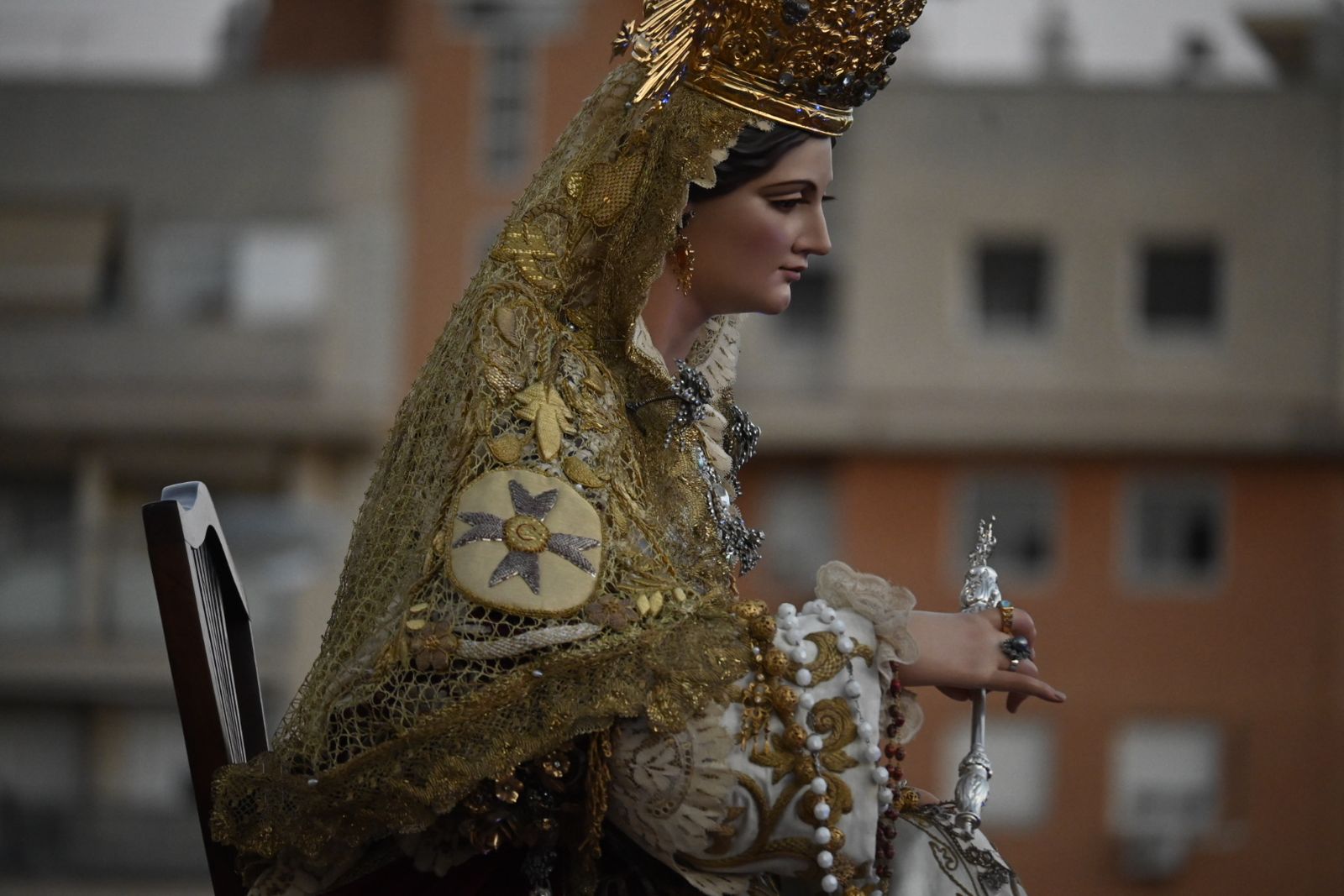 Primera procesión de la Virgen del Rosario por las calles de Huelva, en imágenes