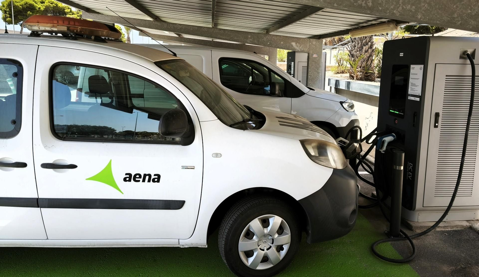 Punto de recarga en el Aeropuerto de Almería
