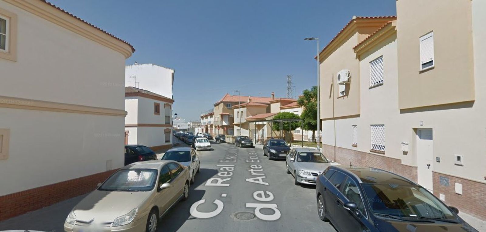 Calle de Gibraleón en la que se encuentra la vivienda donde se ha hallado el cadáver.