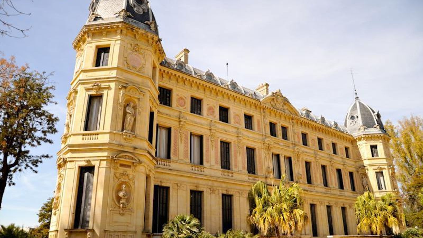 Real Escuela Andaluza de Arte Ecuestre, en Jerez. Real Escuela Andaluza de Arte Ecuestre, en Jerez.